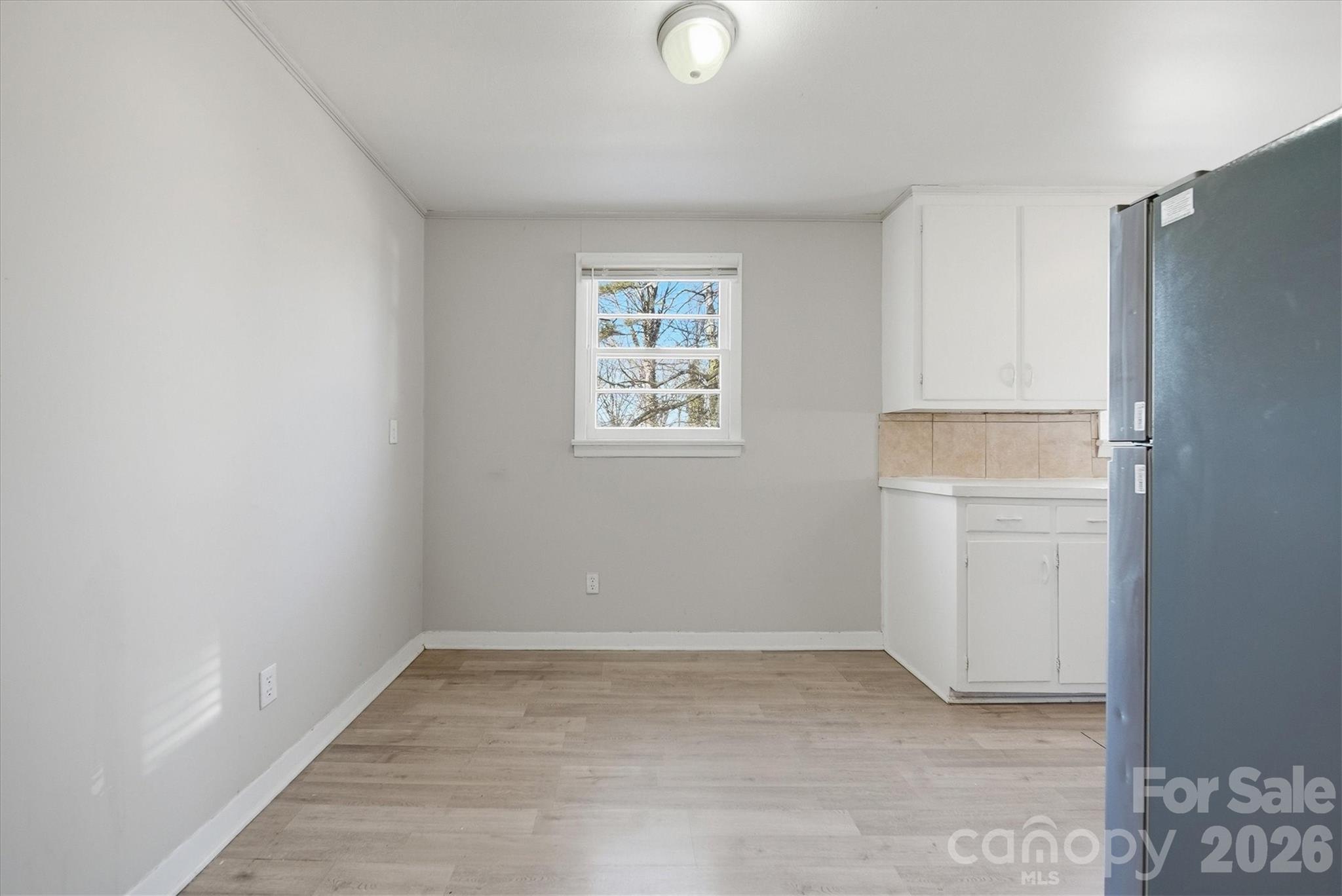 1512 N Deal Avenue — Newton