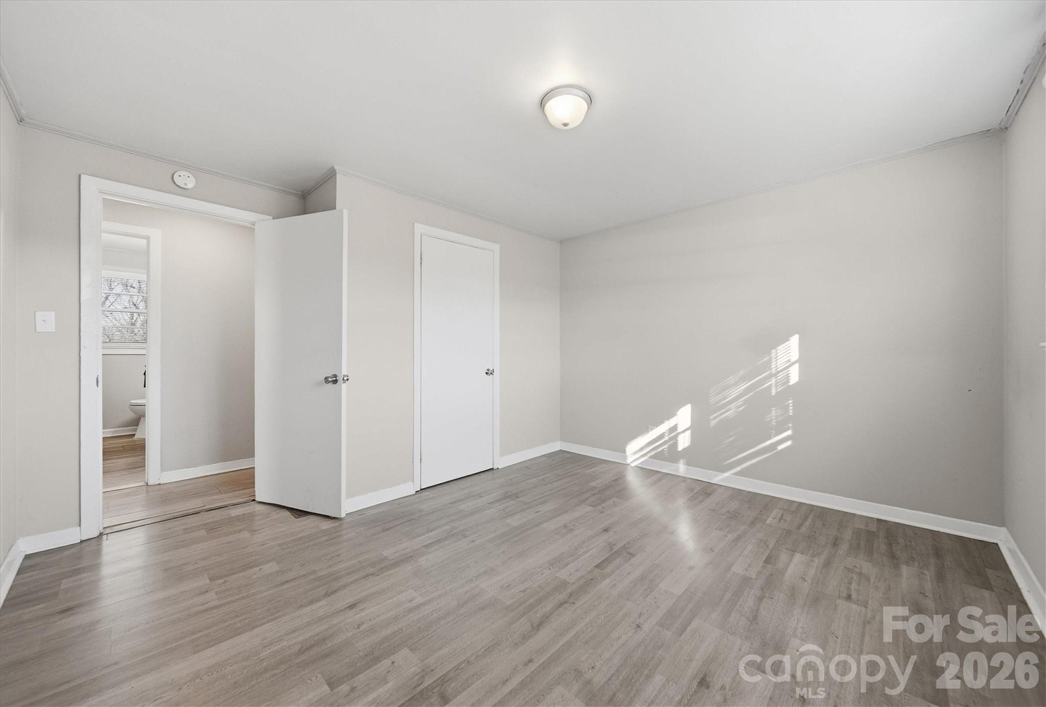 1512 N Deal Avenue — Newton