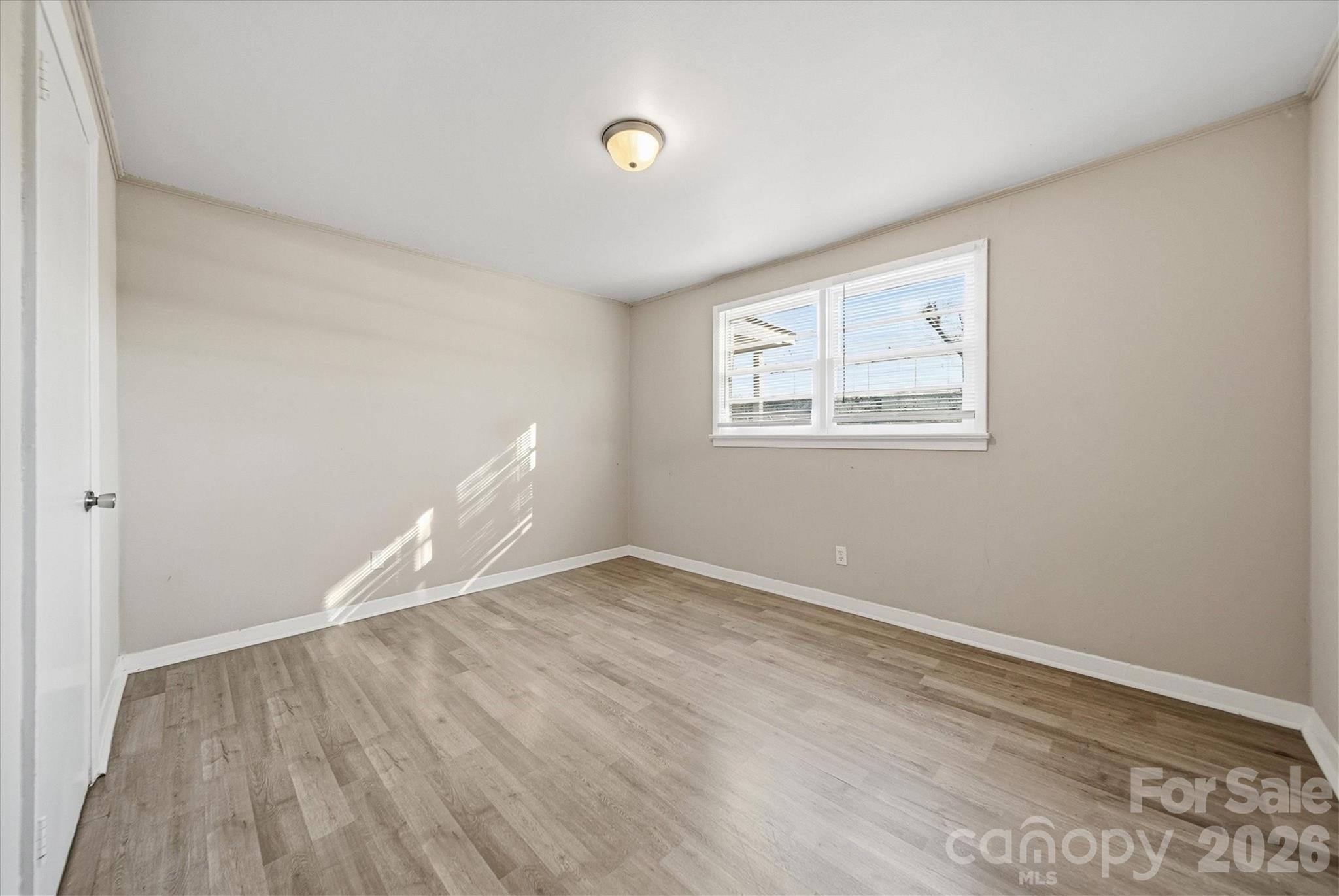 1512 N Deal Avenue — Newton