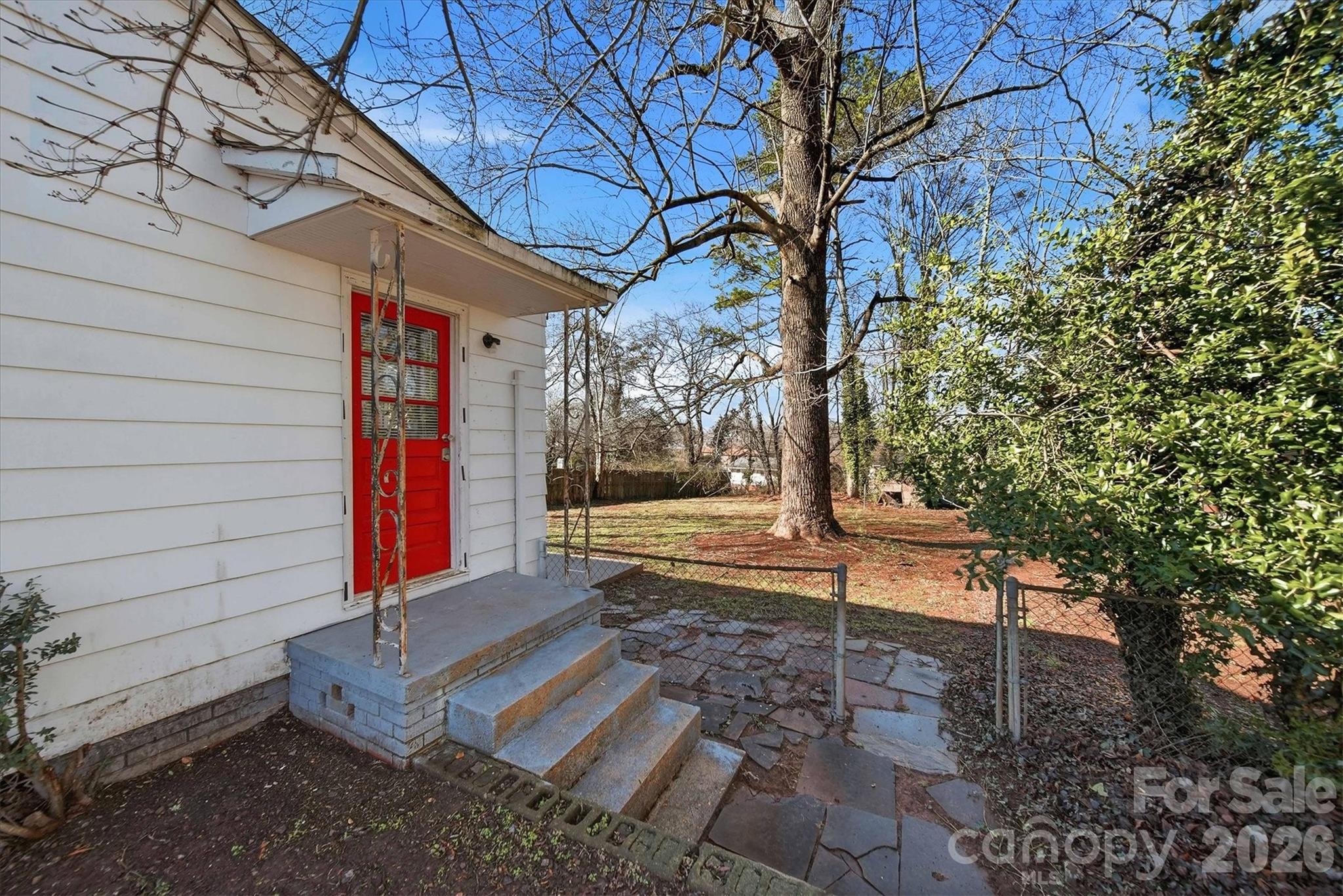 1512 N Deal Avenue — Newton
