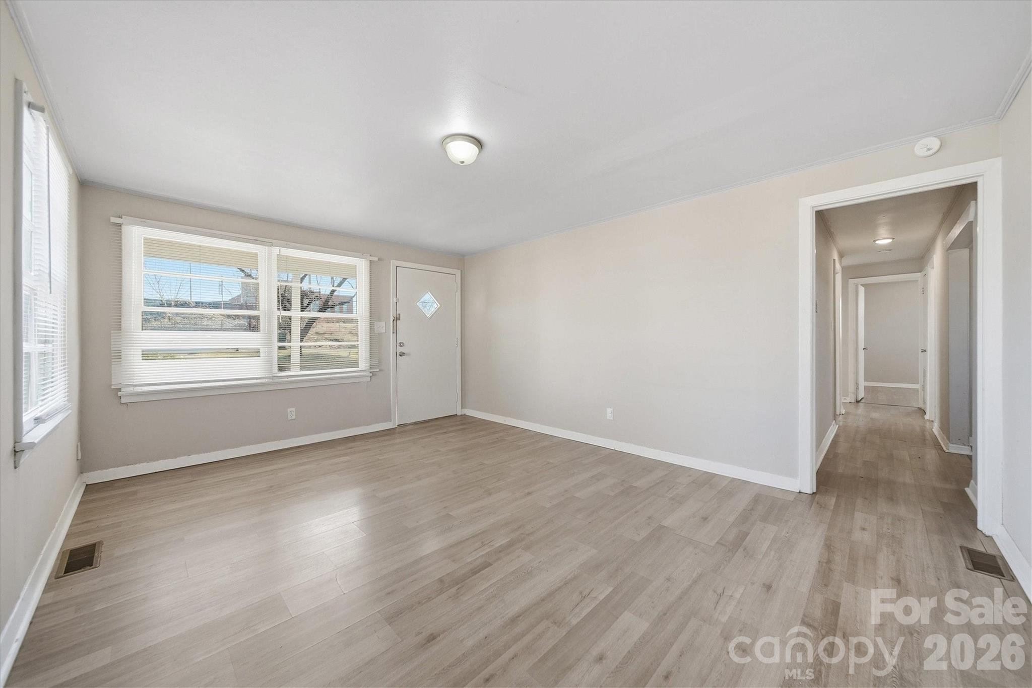 1512 N Deal Avenue — Newton