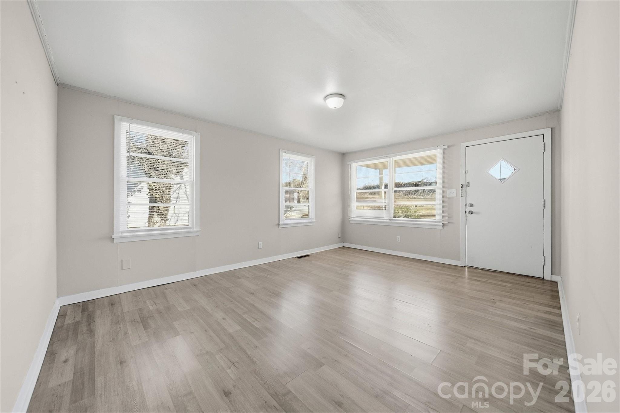 1512 N Deal Avenue — Newton