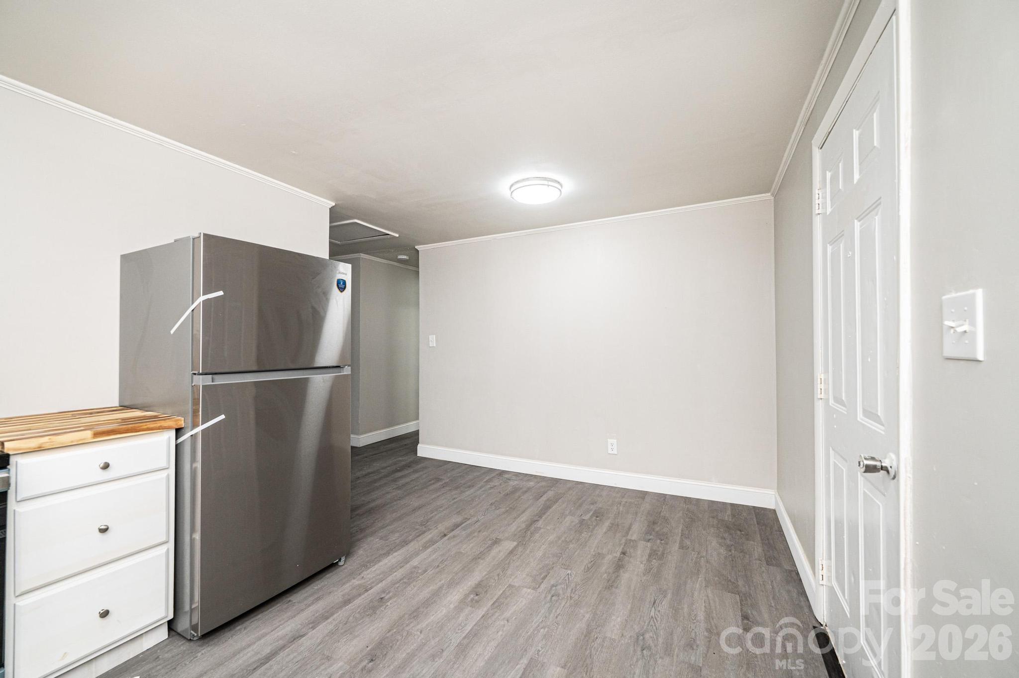 25 N Davis Avenue — Newton