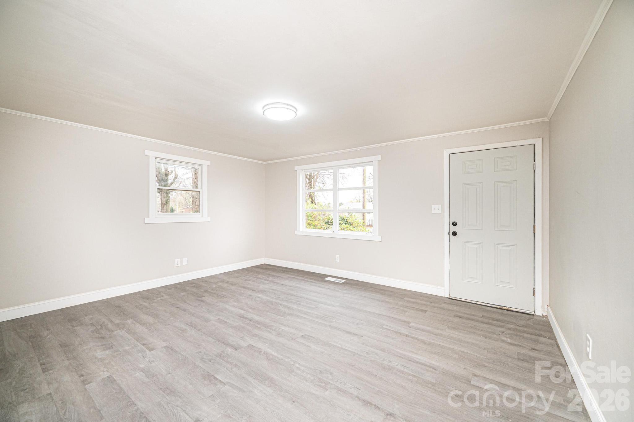 25 N Davis Avenue — Newton