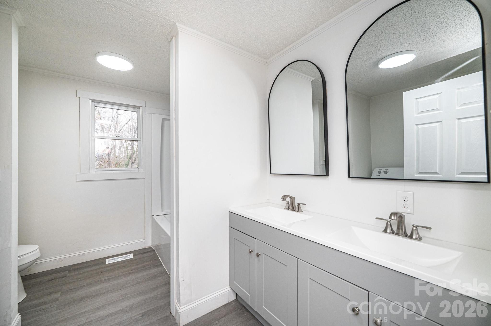 25 N Davis Avenue — Newton