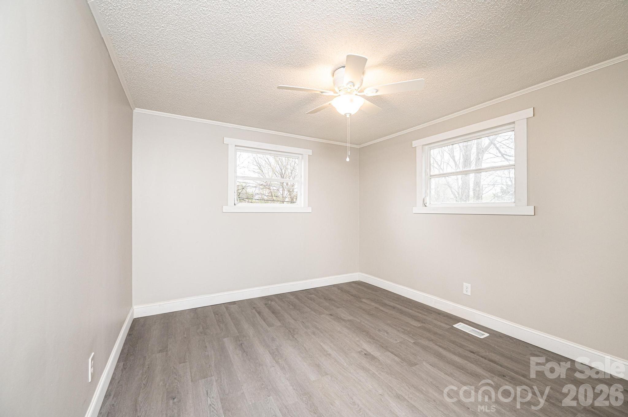 25 N Davis Avenue — Newton