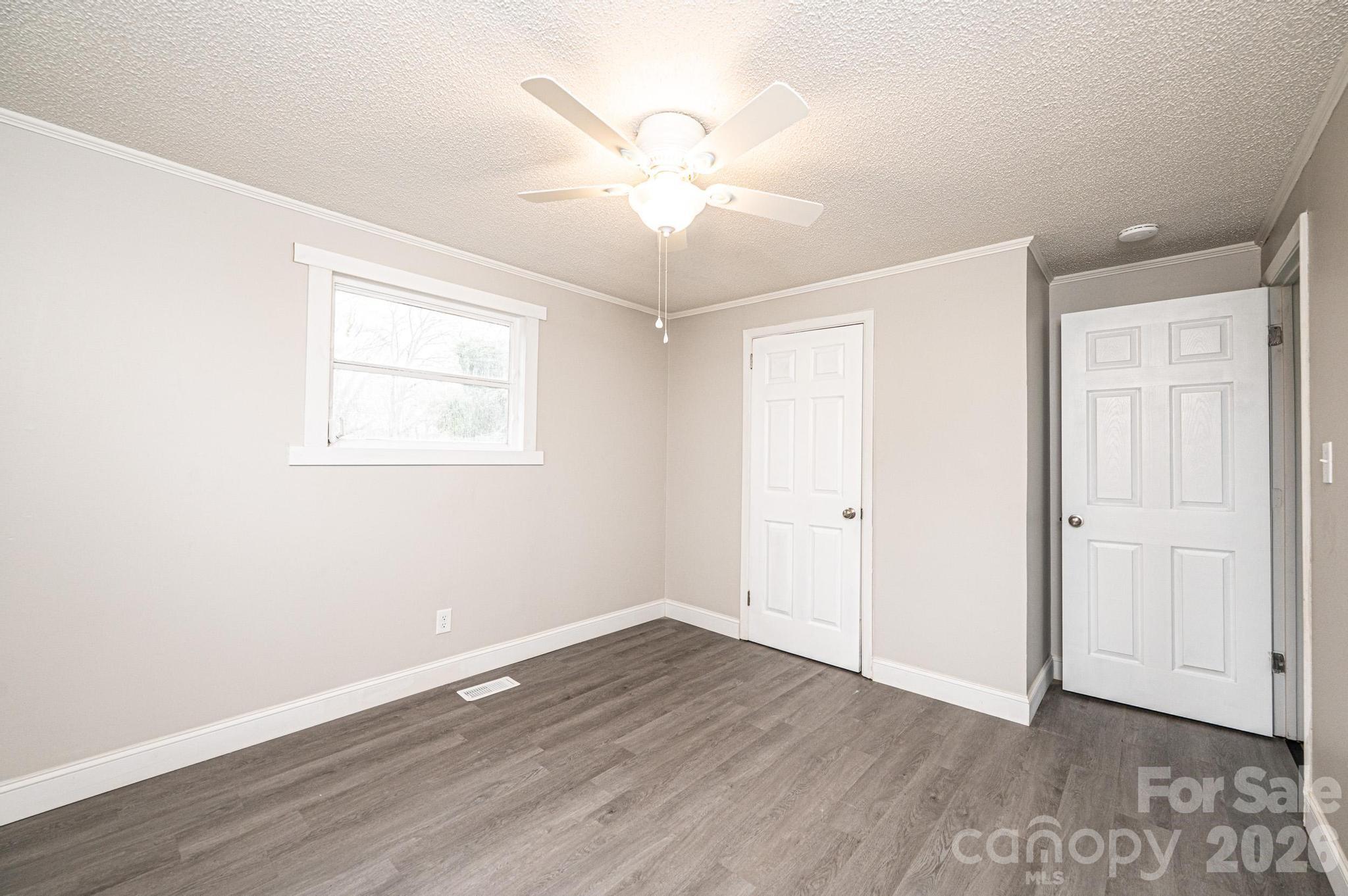 25 N Davis Avenue — Newton