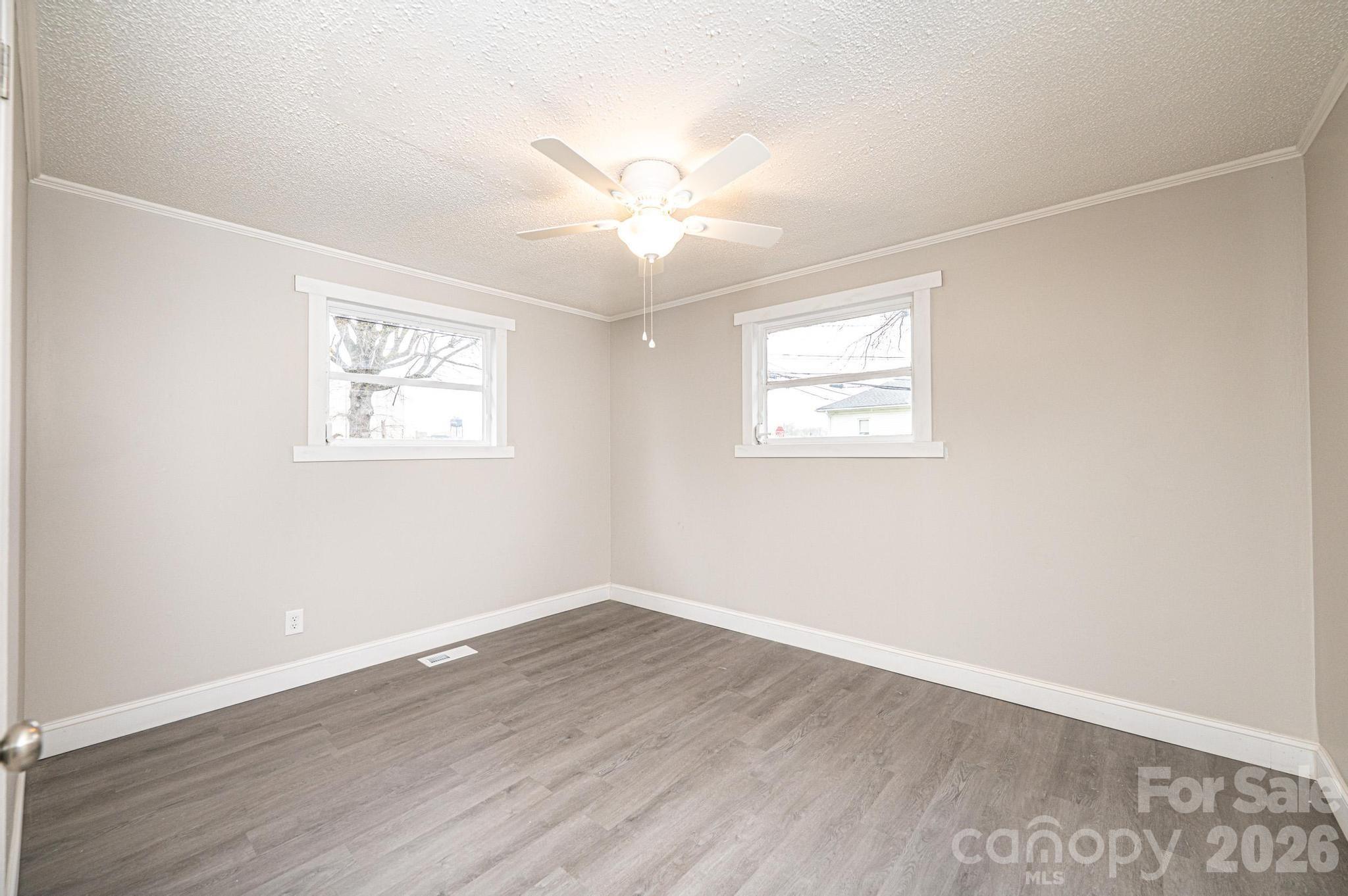 25 N Davis Avenue — Newton