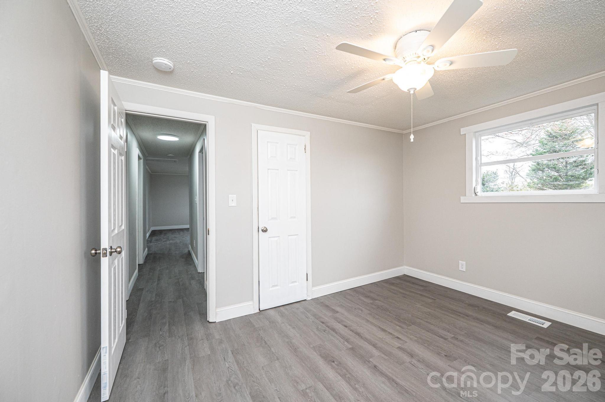 25 N Davis Avenue — Newton