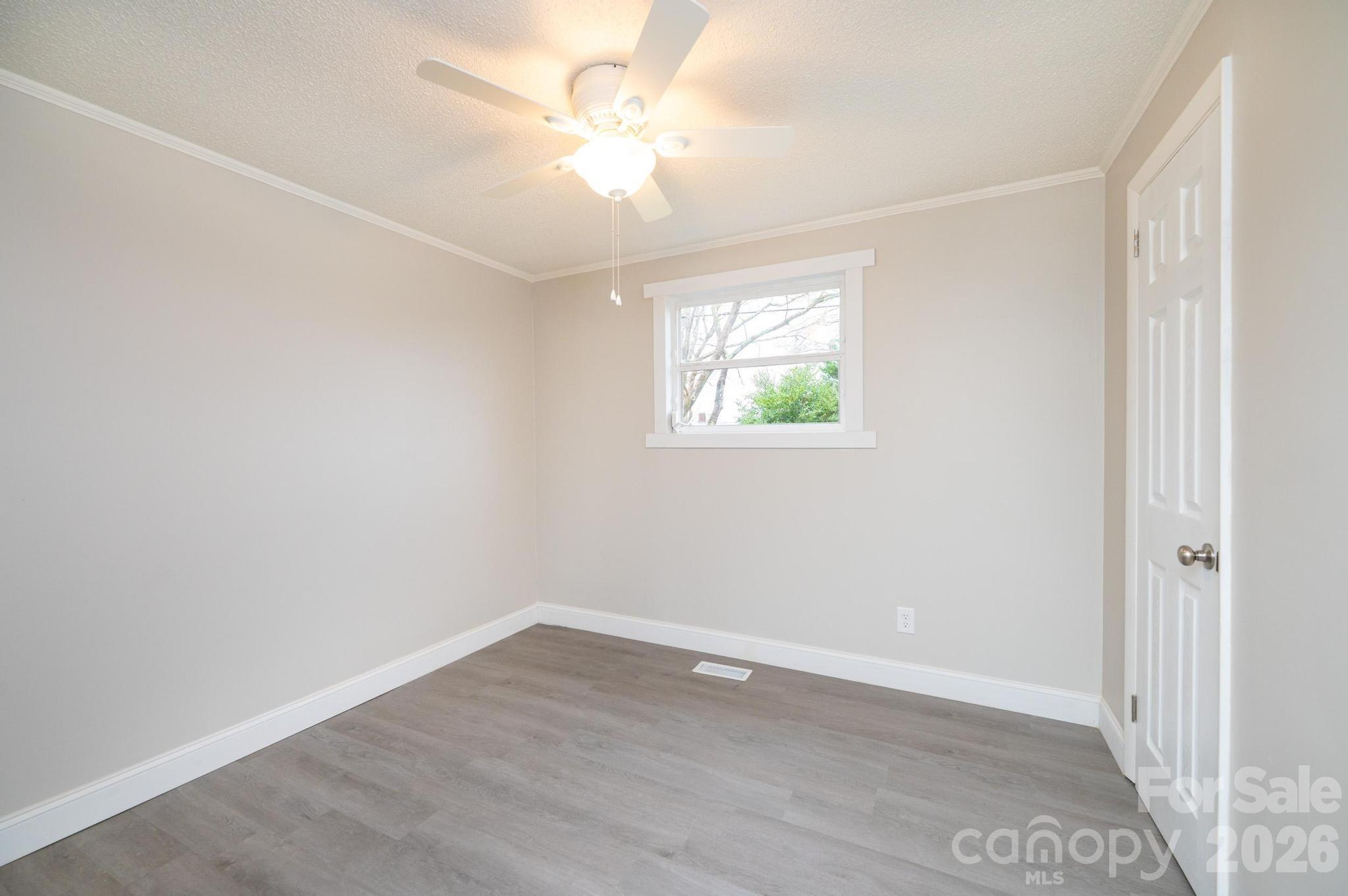 25 N Davis Avenue — Newton