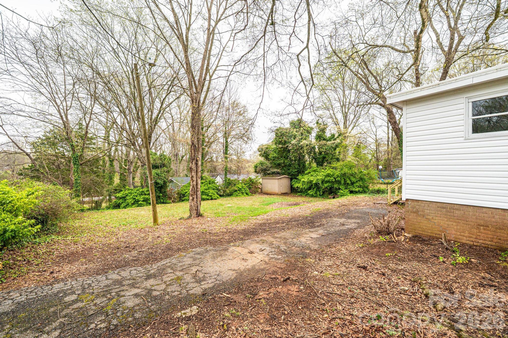 25 N Davis Avenue — Newton
