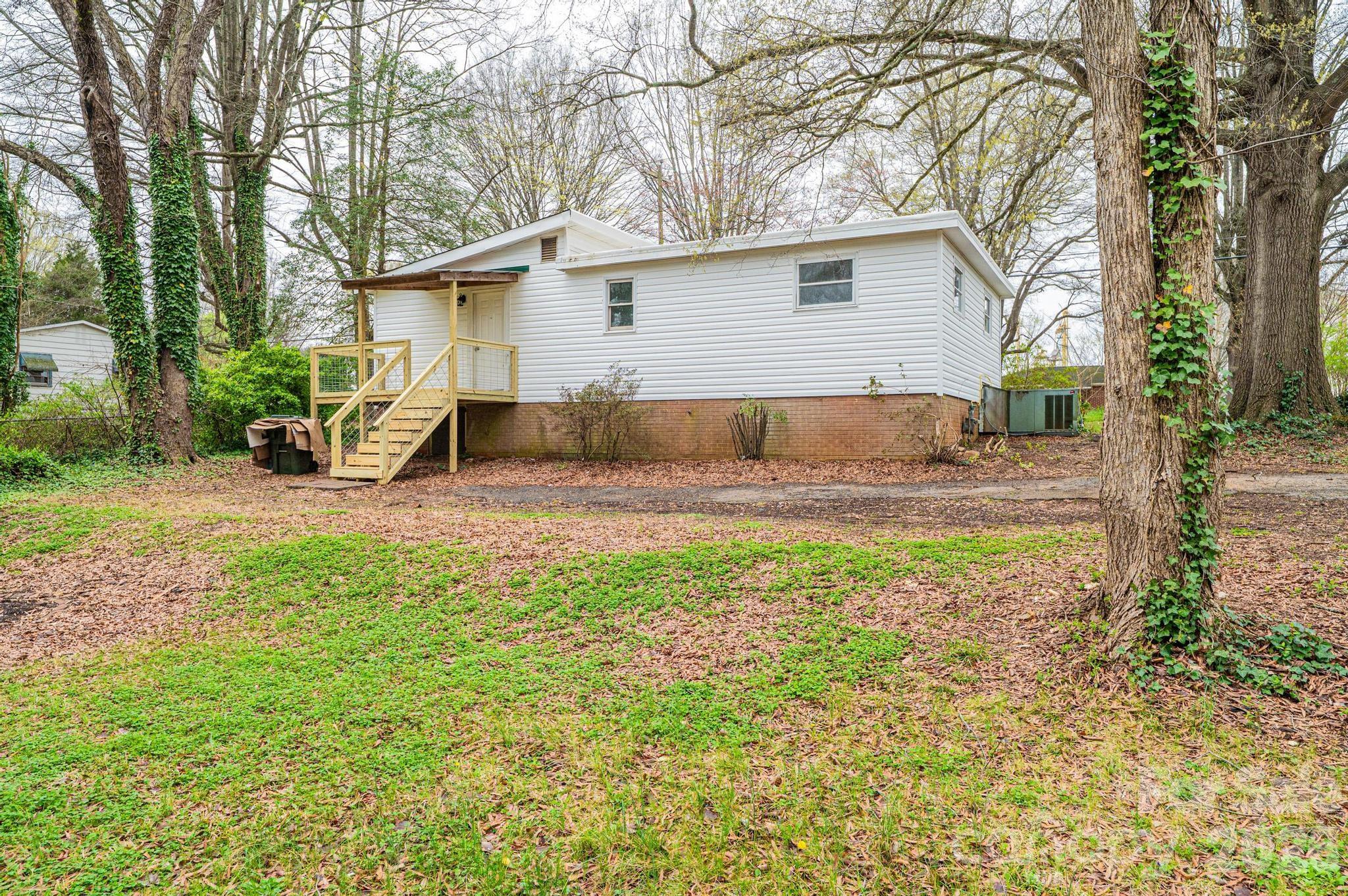 25 N Davis Avenue — Newton
