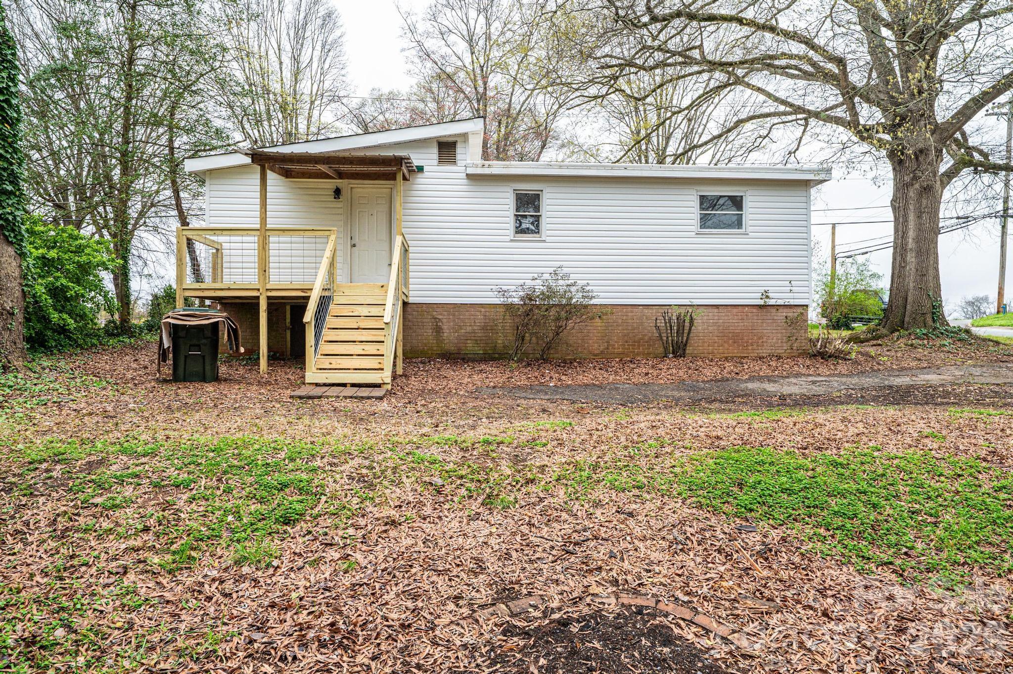 25 N Davis Avenue — Newton