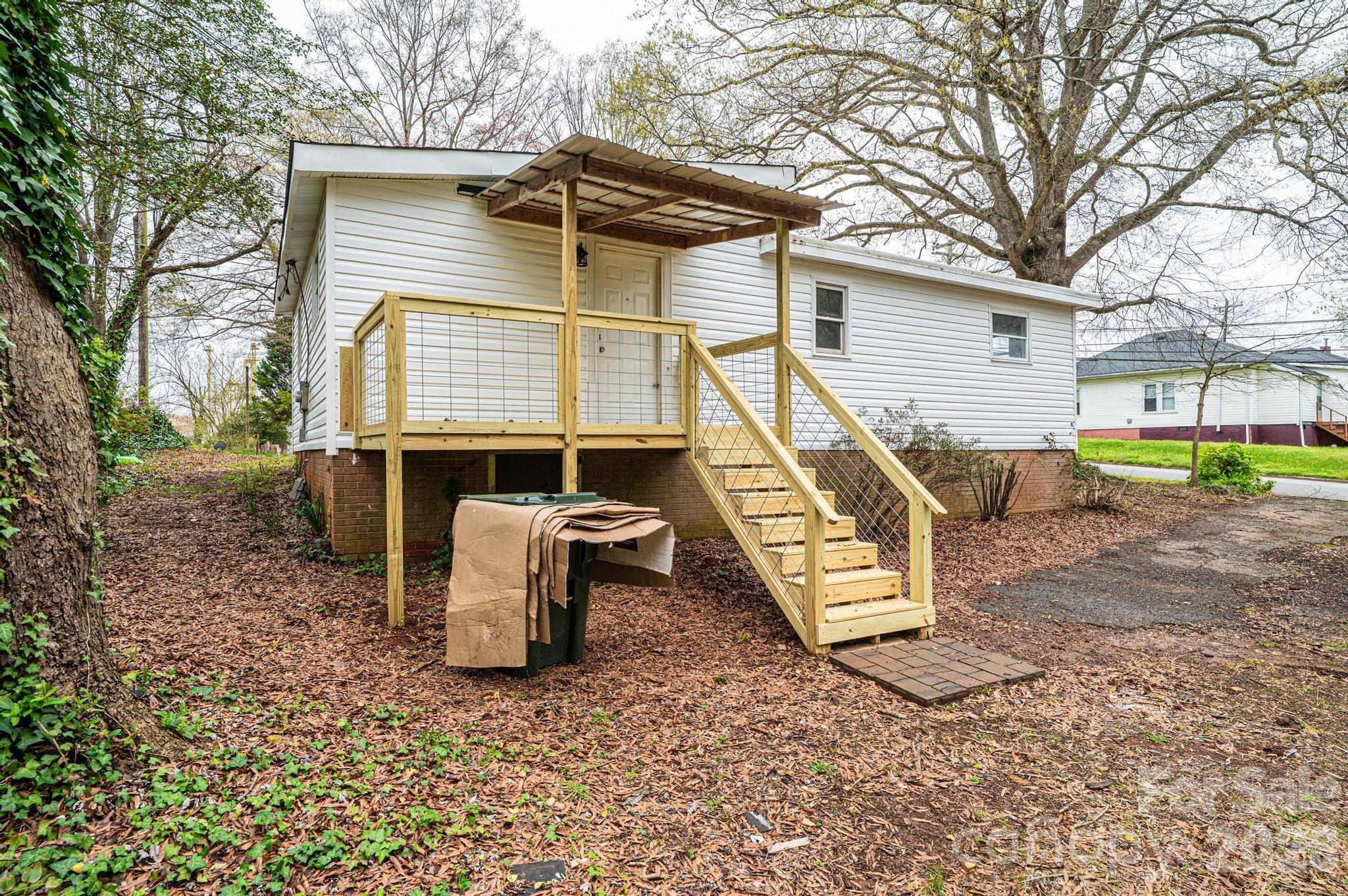 25 N Davis Avenue — Newton