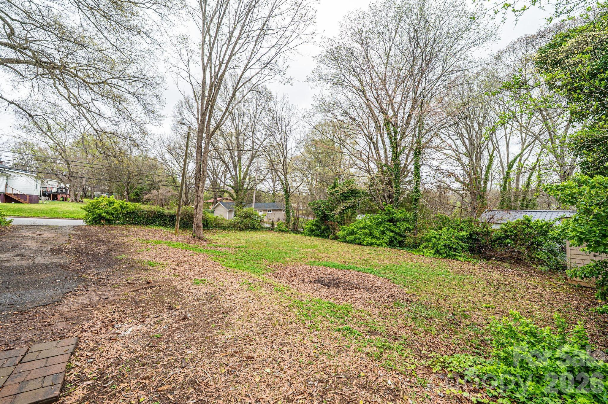 25 N Davis Avenue — Newton