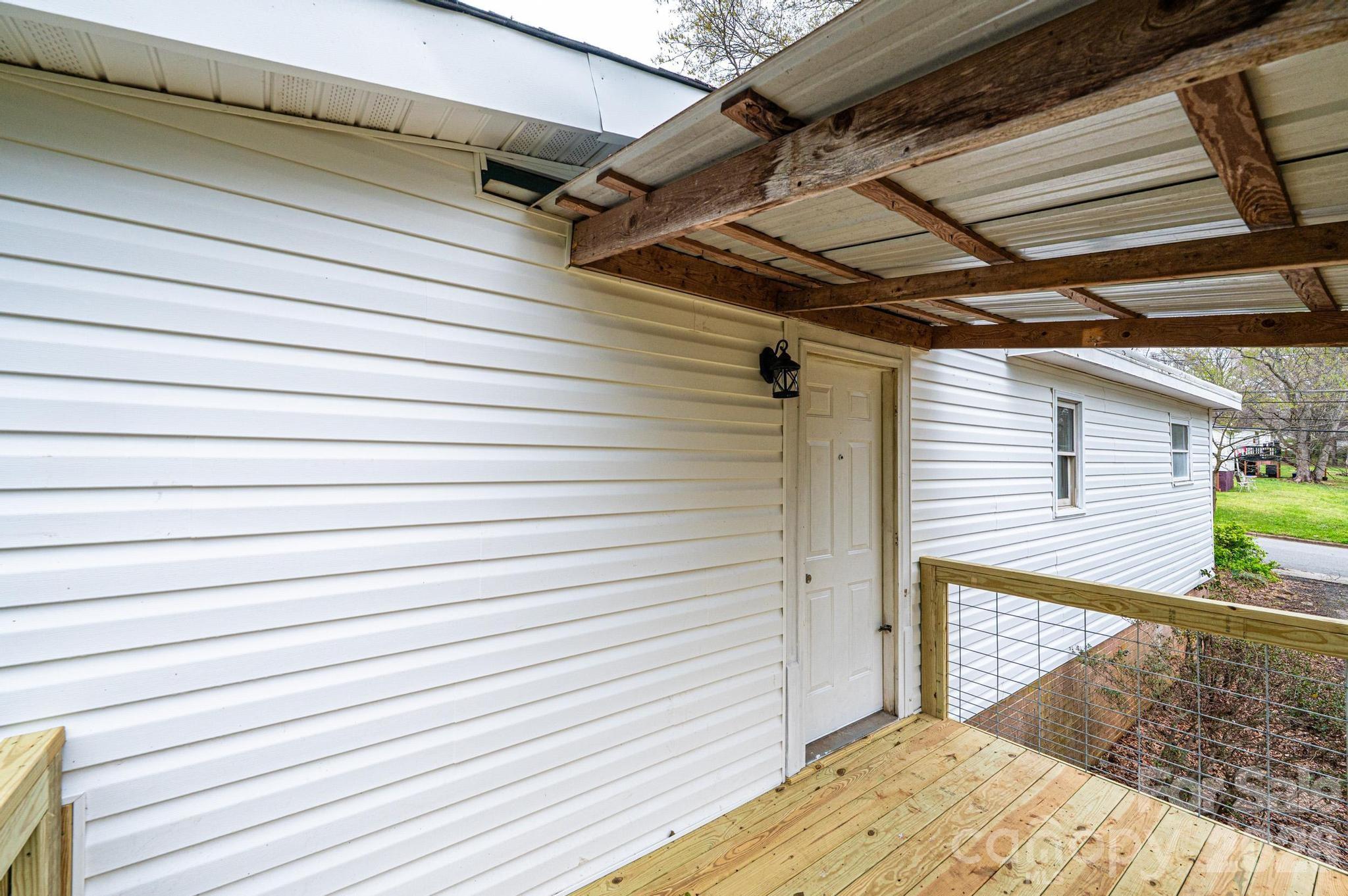 25 N Davis Avenue — Newton