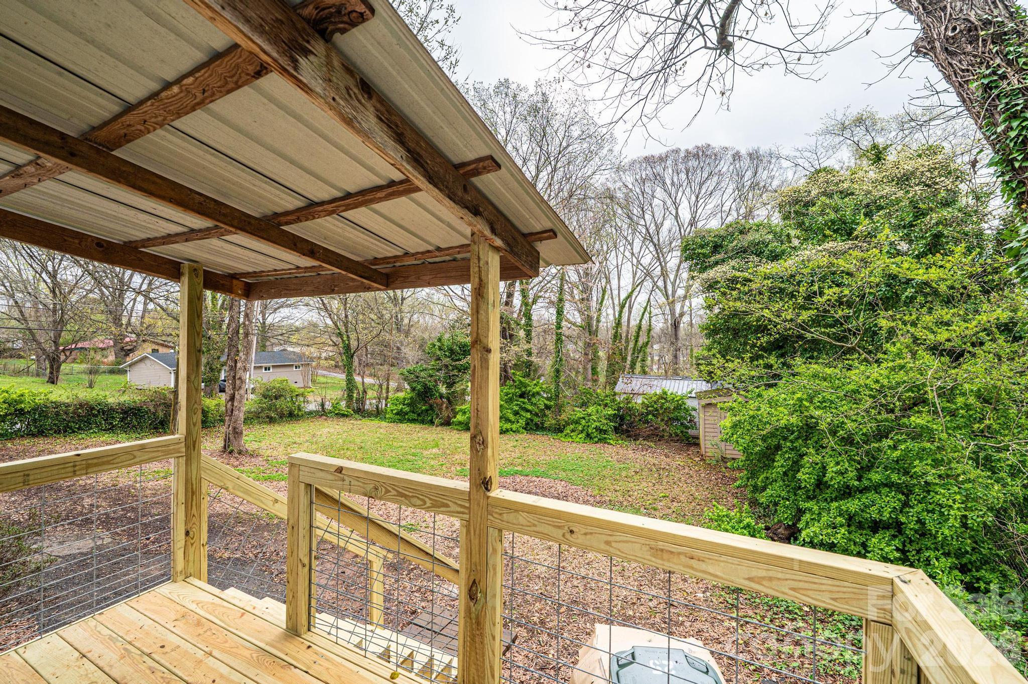 25 N Davis Avenue — Newton