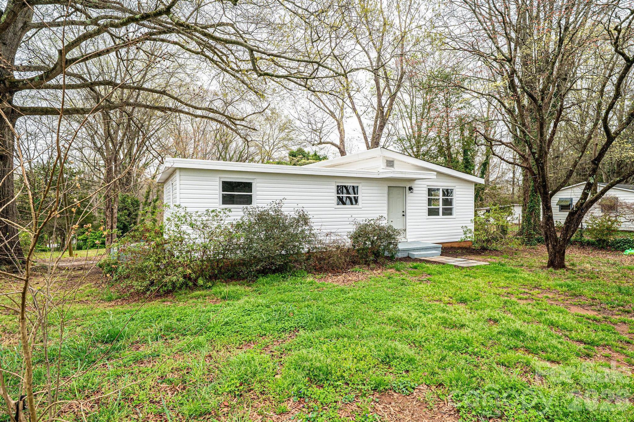 25 N Davis Avenue — Newton