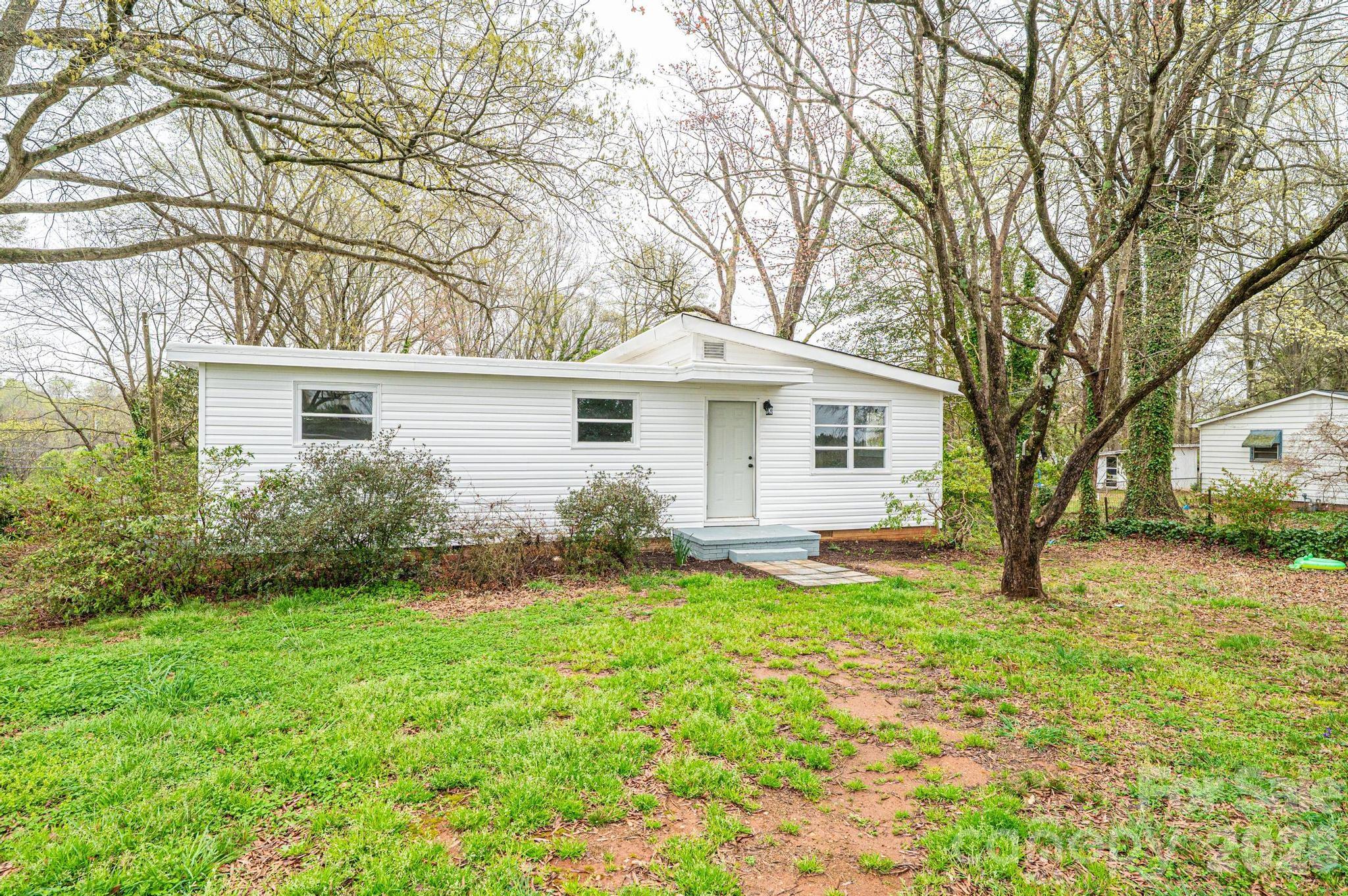 25 N Davis Avenue — Newton