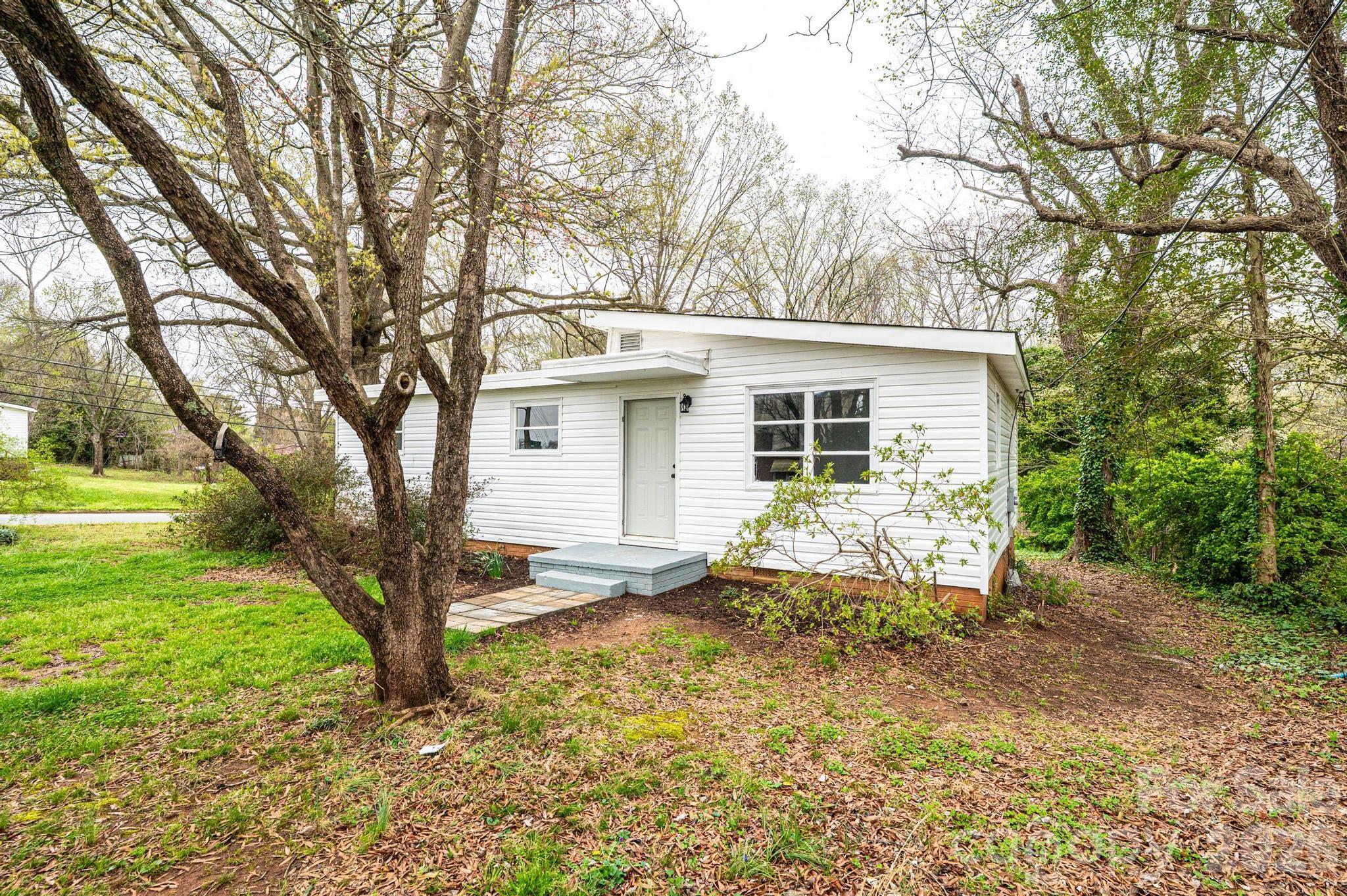 25 N Davis Avenue — Newton