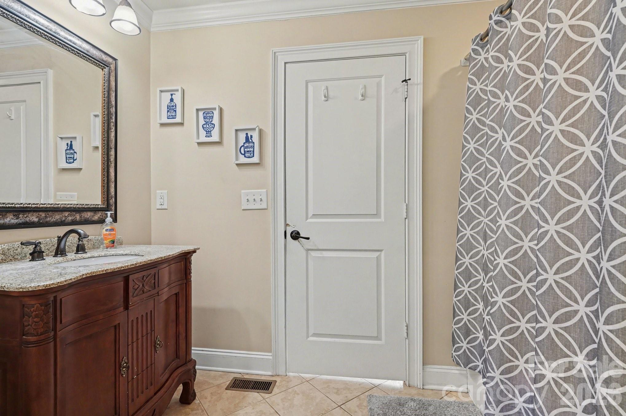 318 E Pressley Avenue — Mooresville