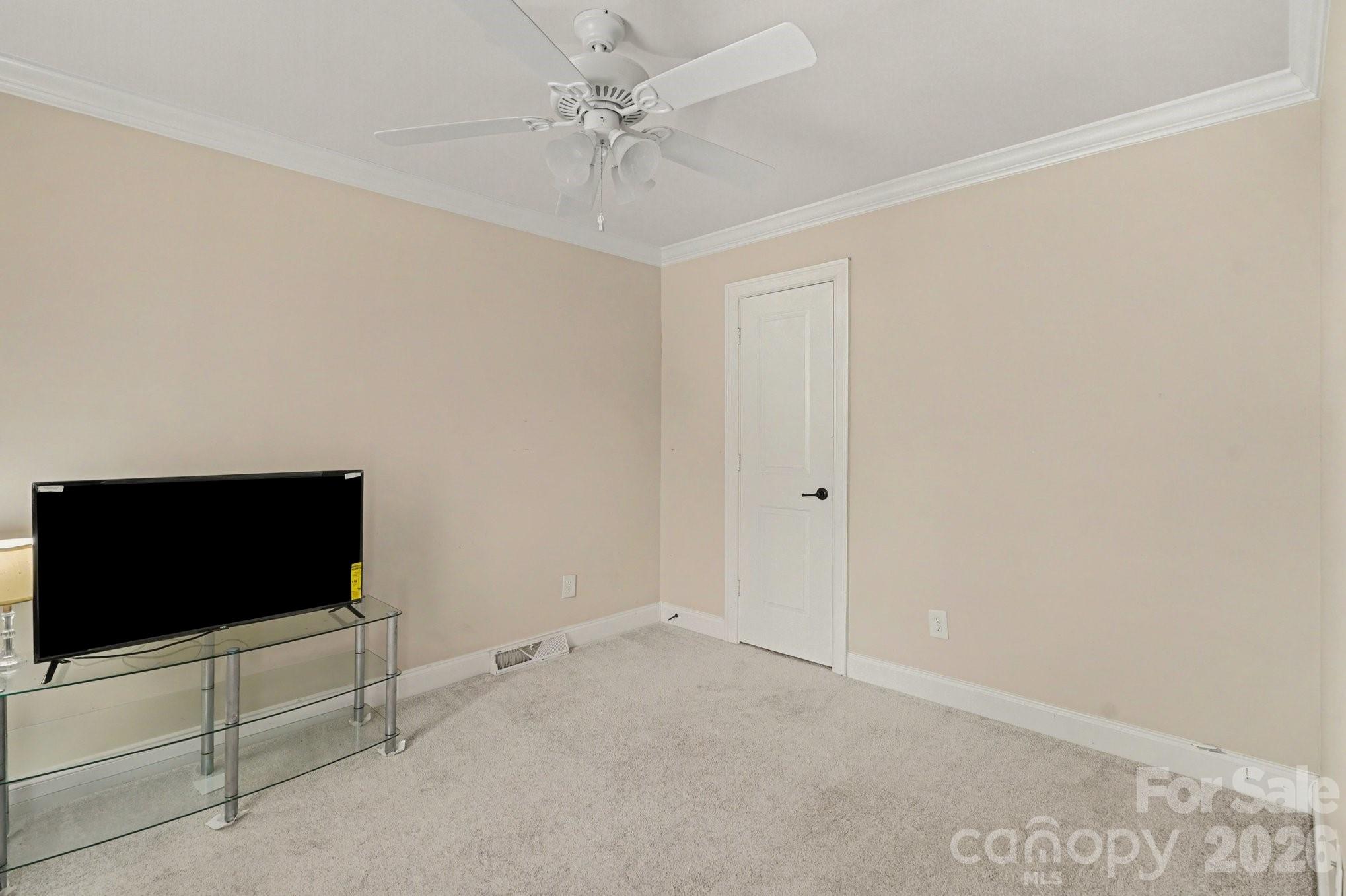 318 E Pressley Avenue — Mooresville