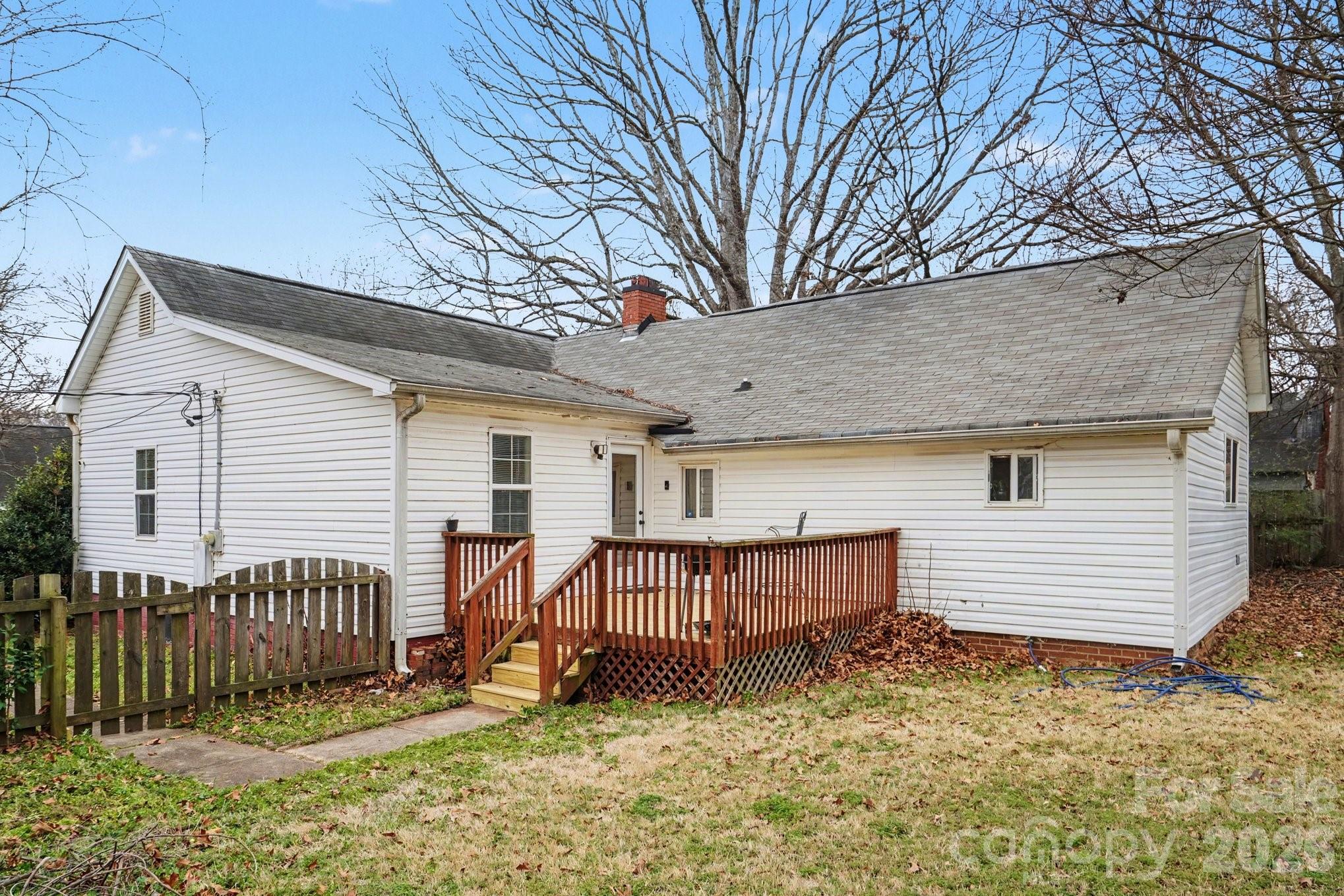 318 E Pressley Avenue — Mooresville