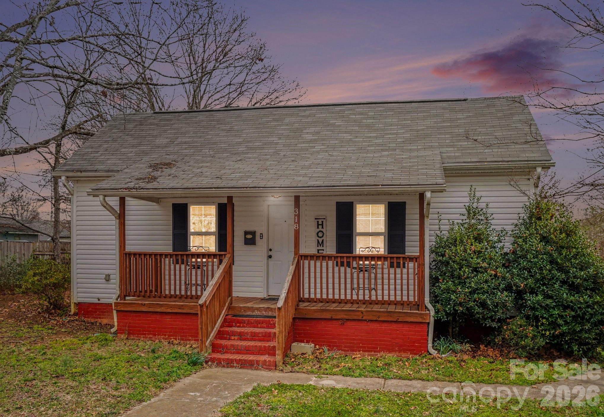 318 E Pressley Avenue — Mooresville