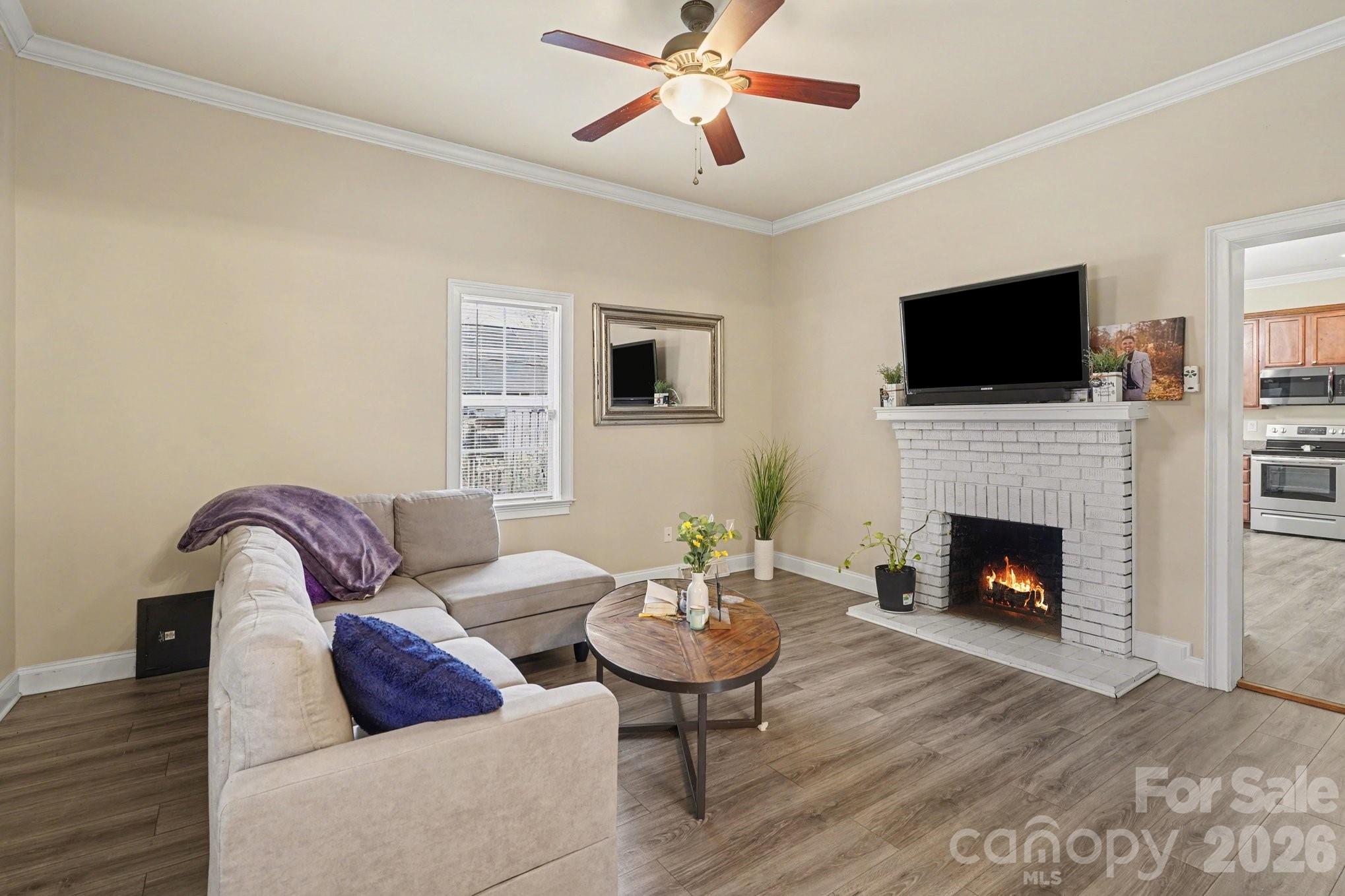 318 E Pressley Avenue — Mooresville