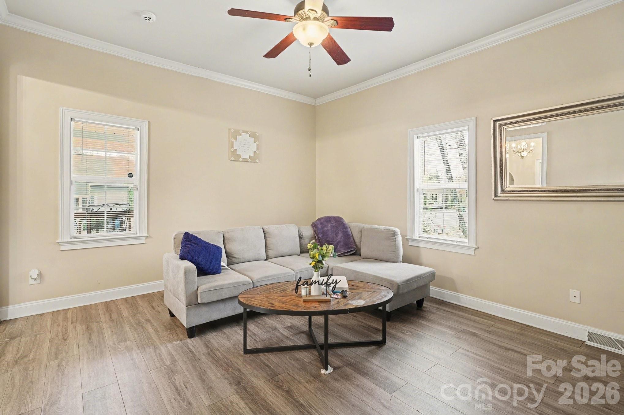 318 E Pressley Avenue — Mooresville