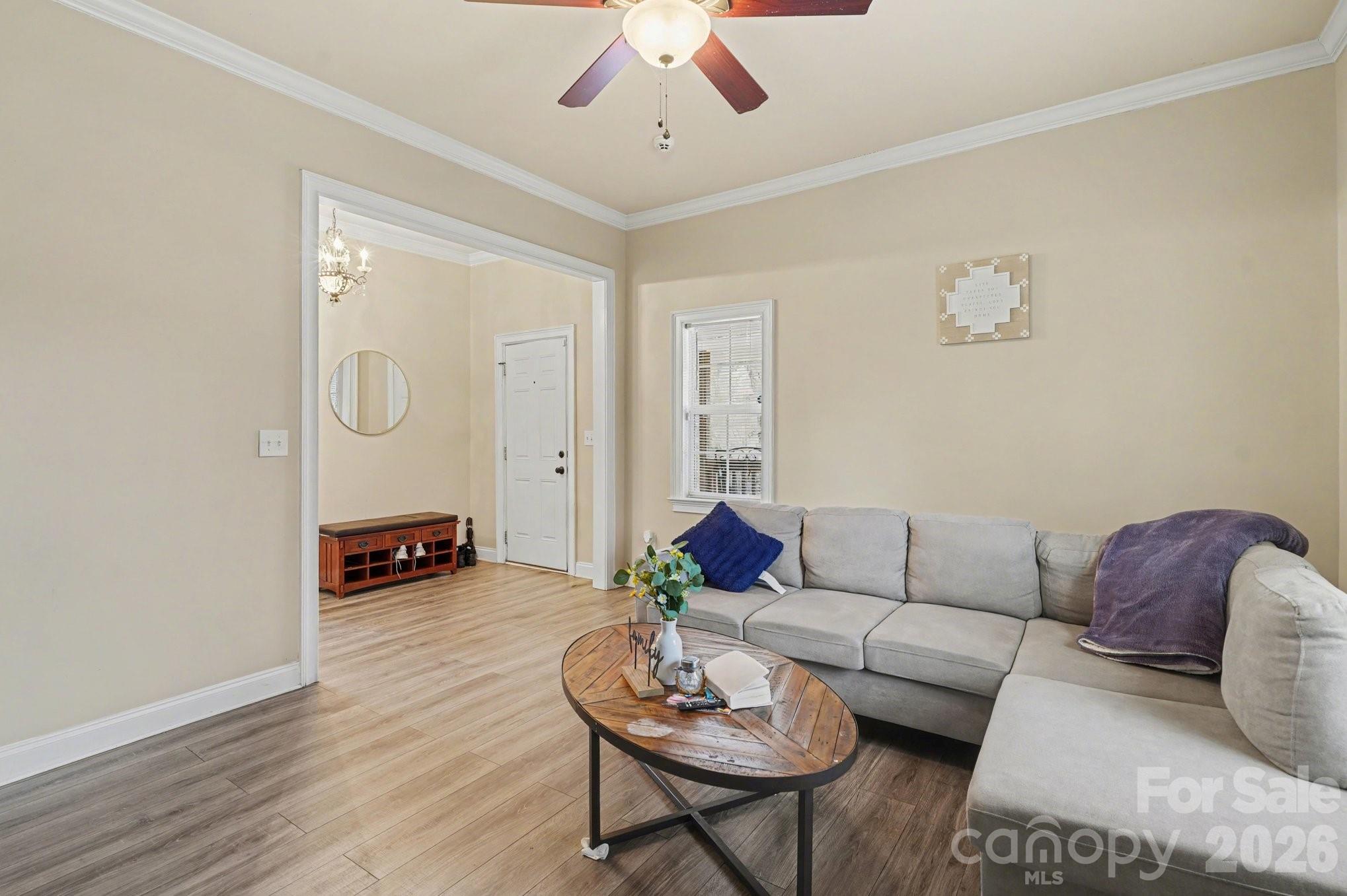 318 E Pressley Avenue — Mooresville