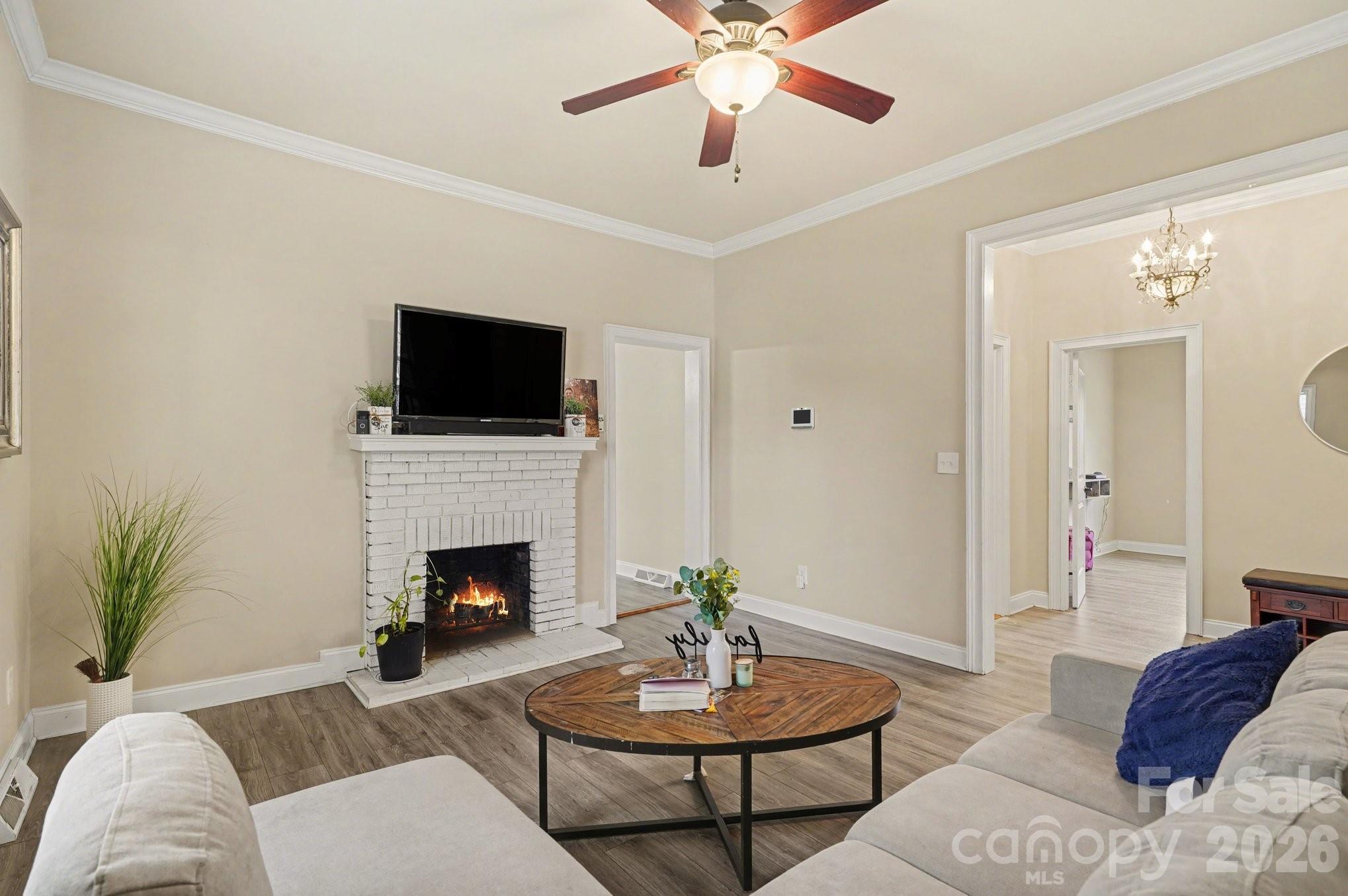 318 E Pressley Avenue — Mooresville