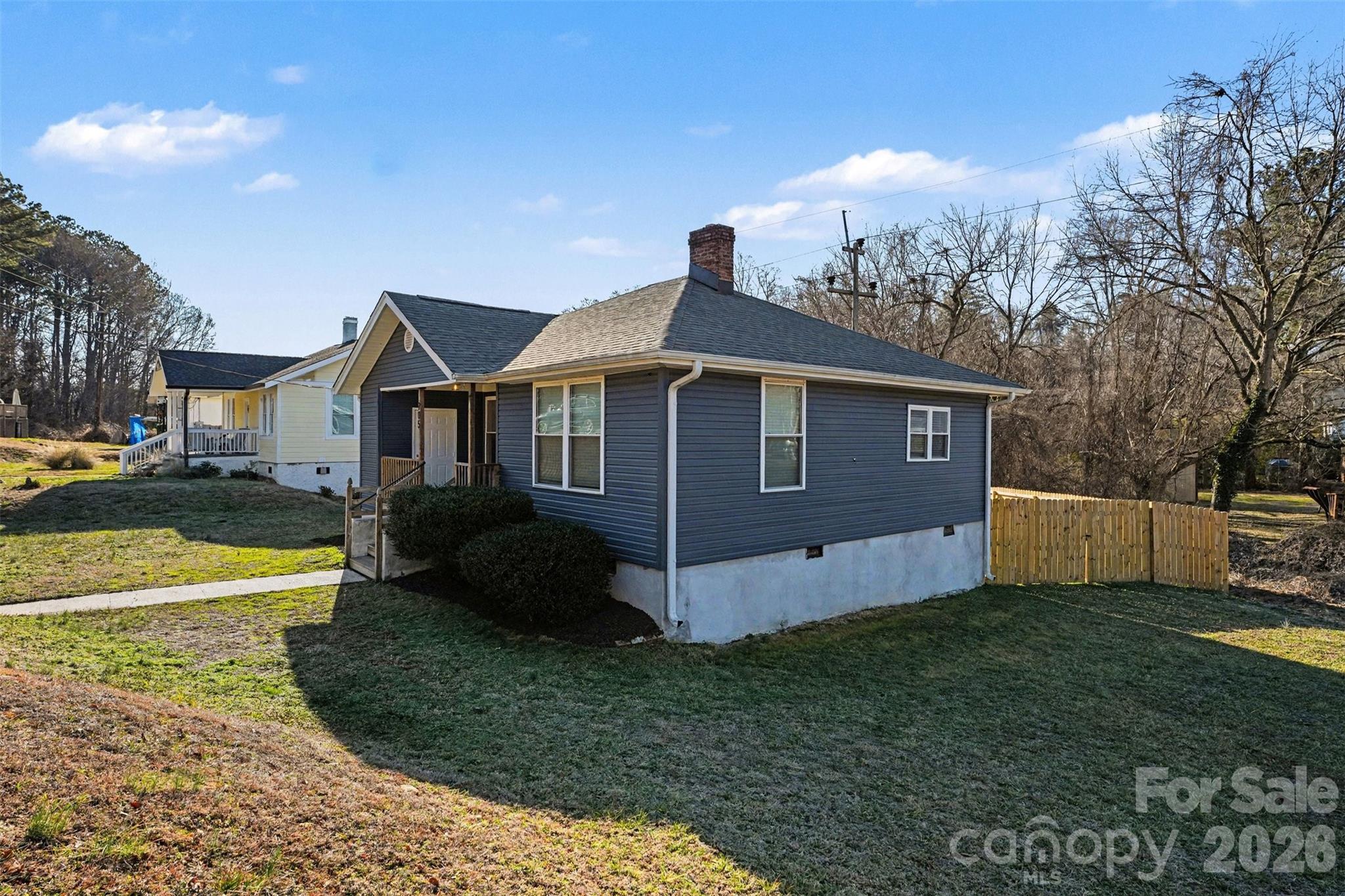 905 W 6th Avenue B Avenue — Gastonia