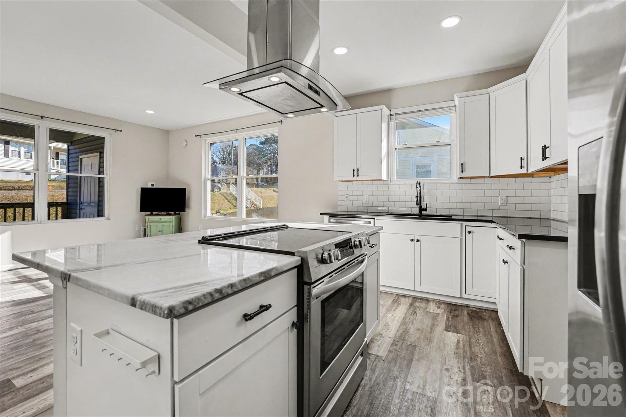 905 W 6th Avenue B Avenue — Gastonia
