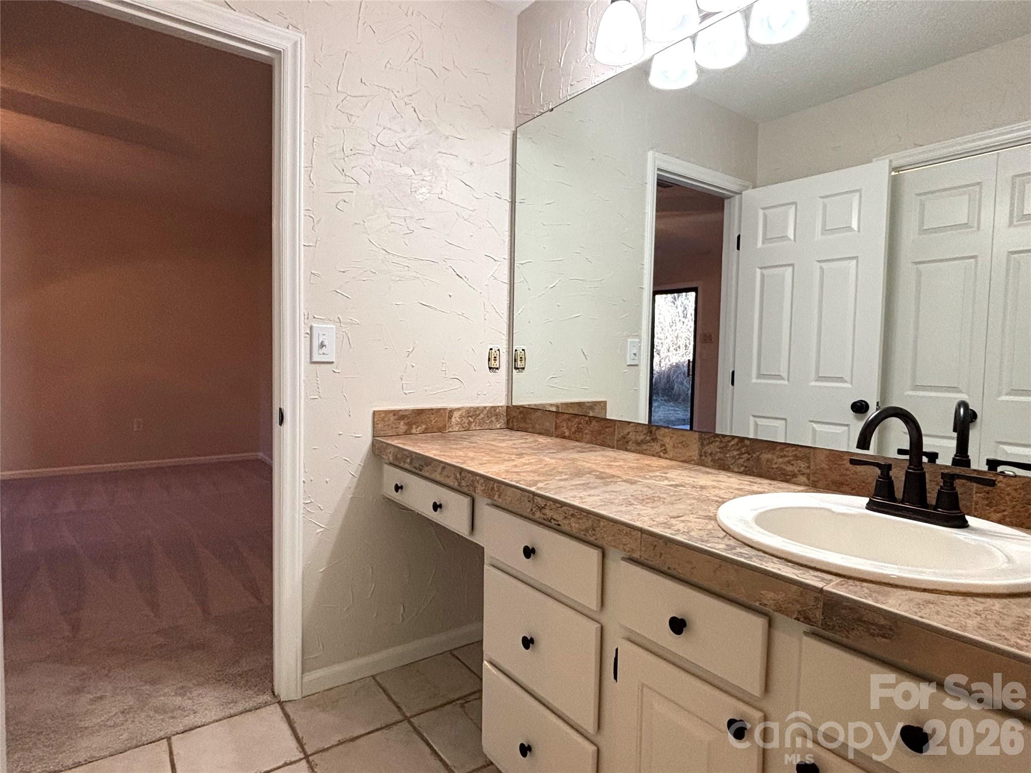 1754 12th Street NE — Hickory