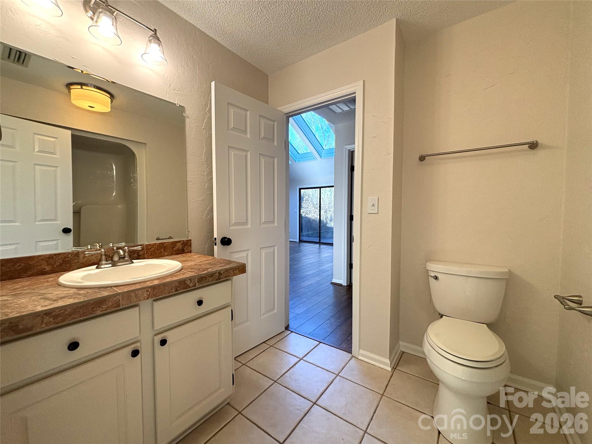 1754 12th Street NE — Hickory