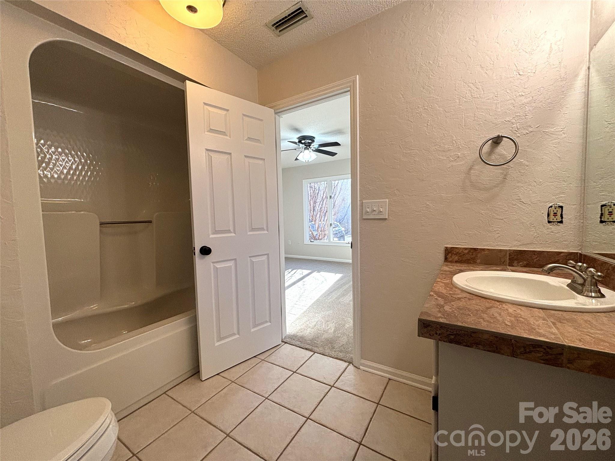 1754 12th Street NE — Hickory