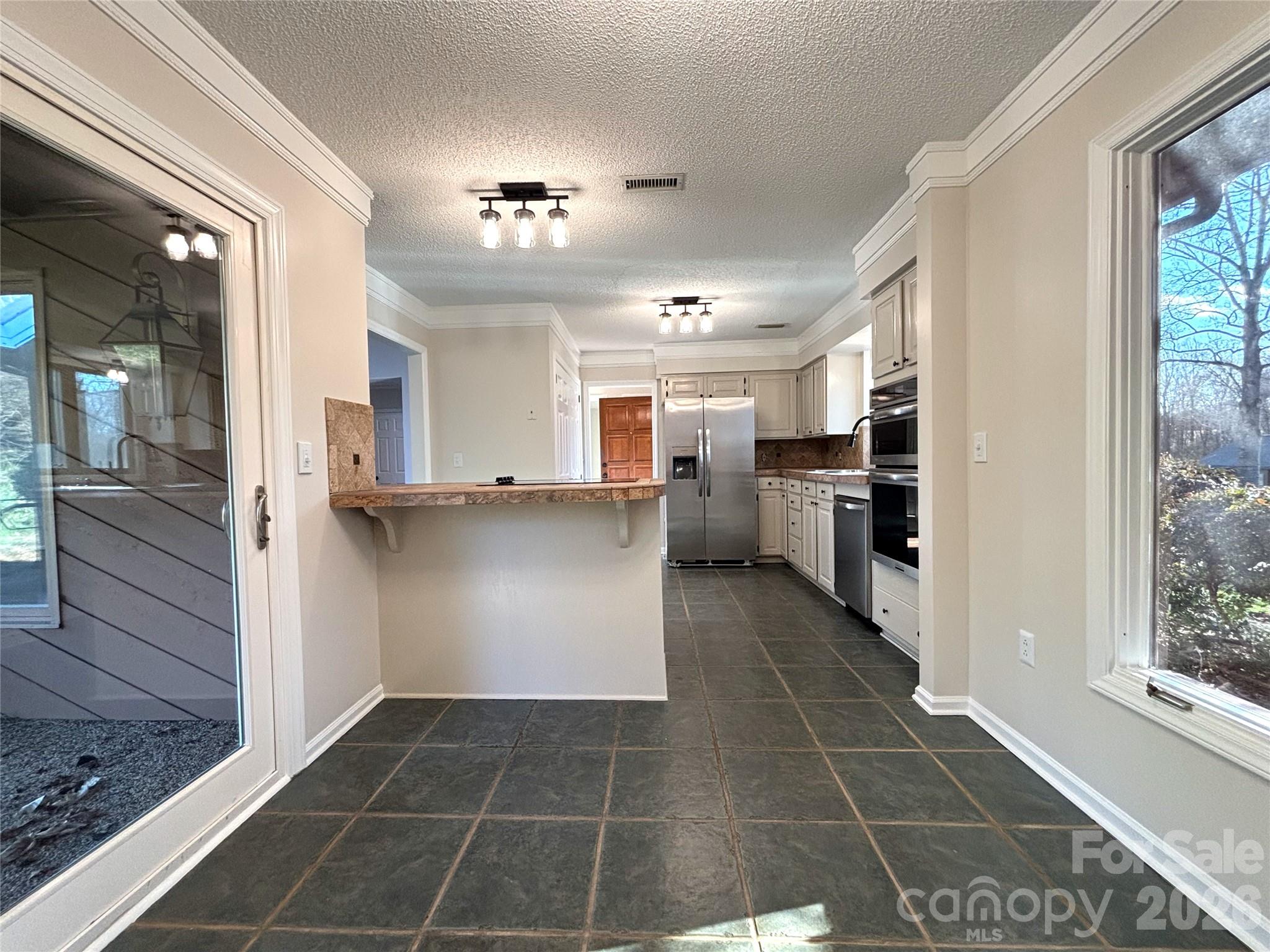 1754 12th Street NE — Hickory