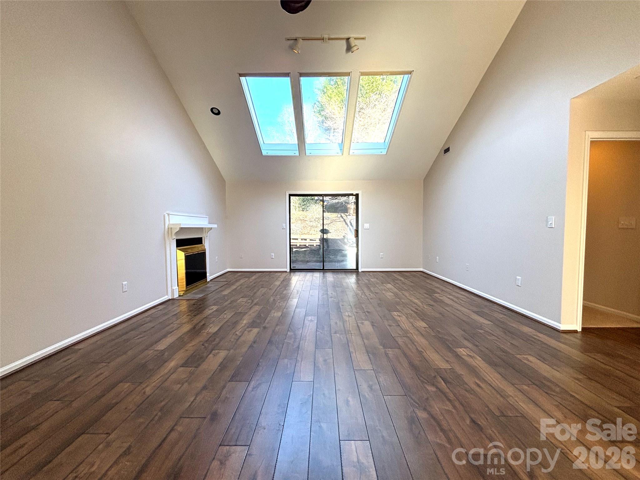 1754 12th Street NE — Hickory