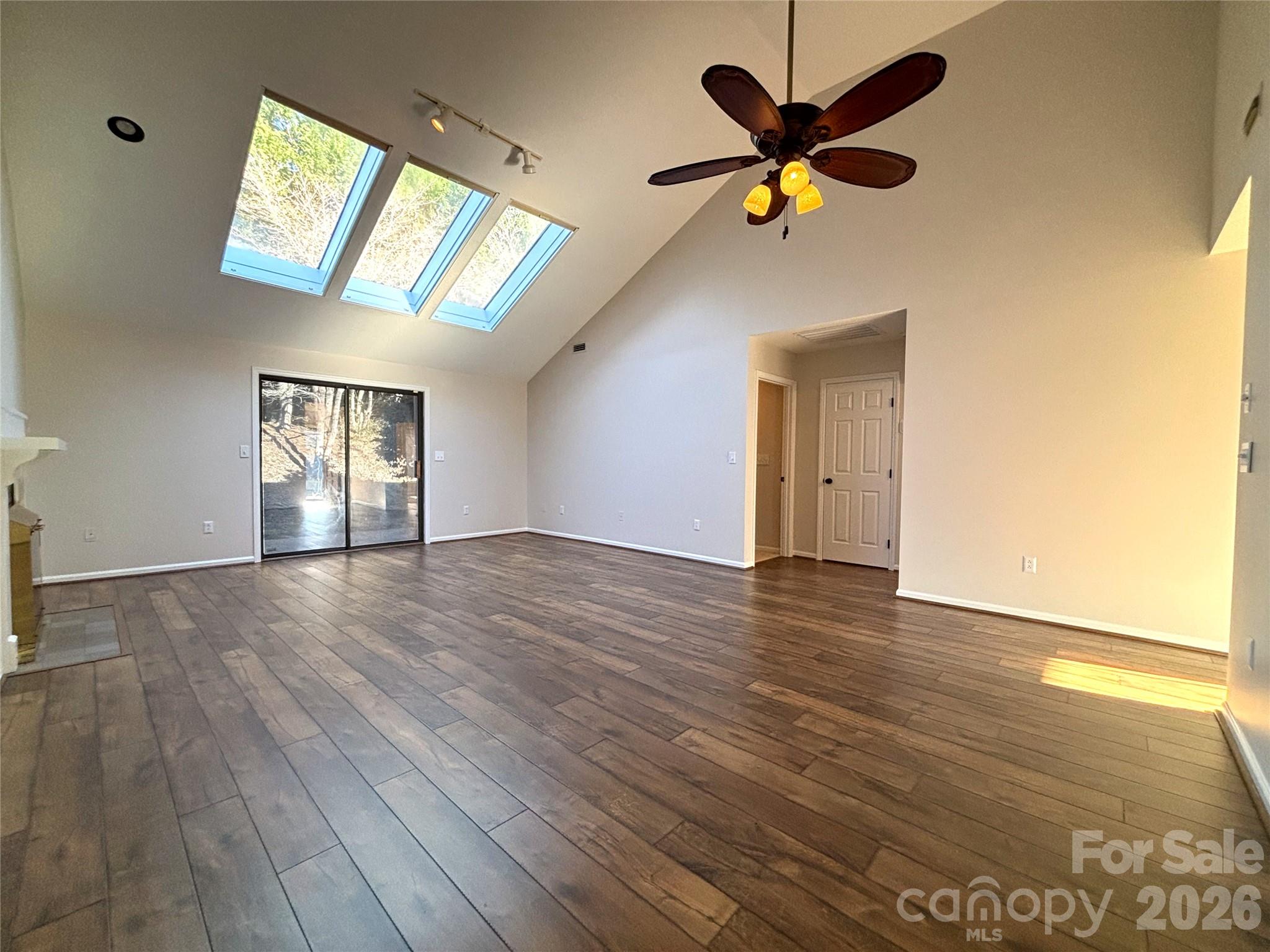 1754 12th Street NE — Hickory