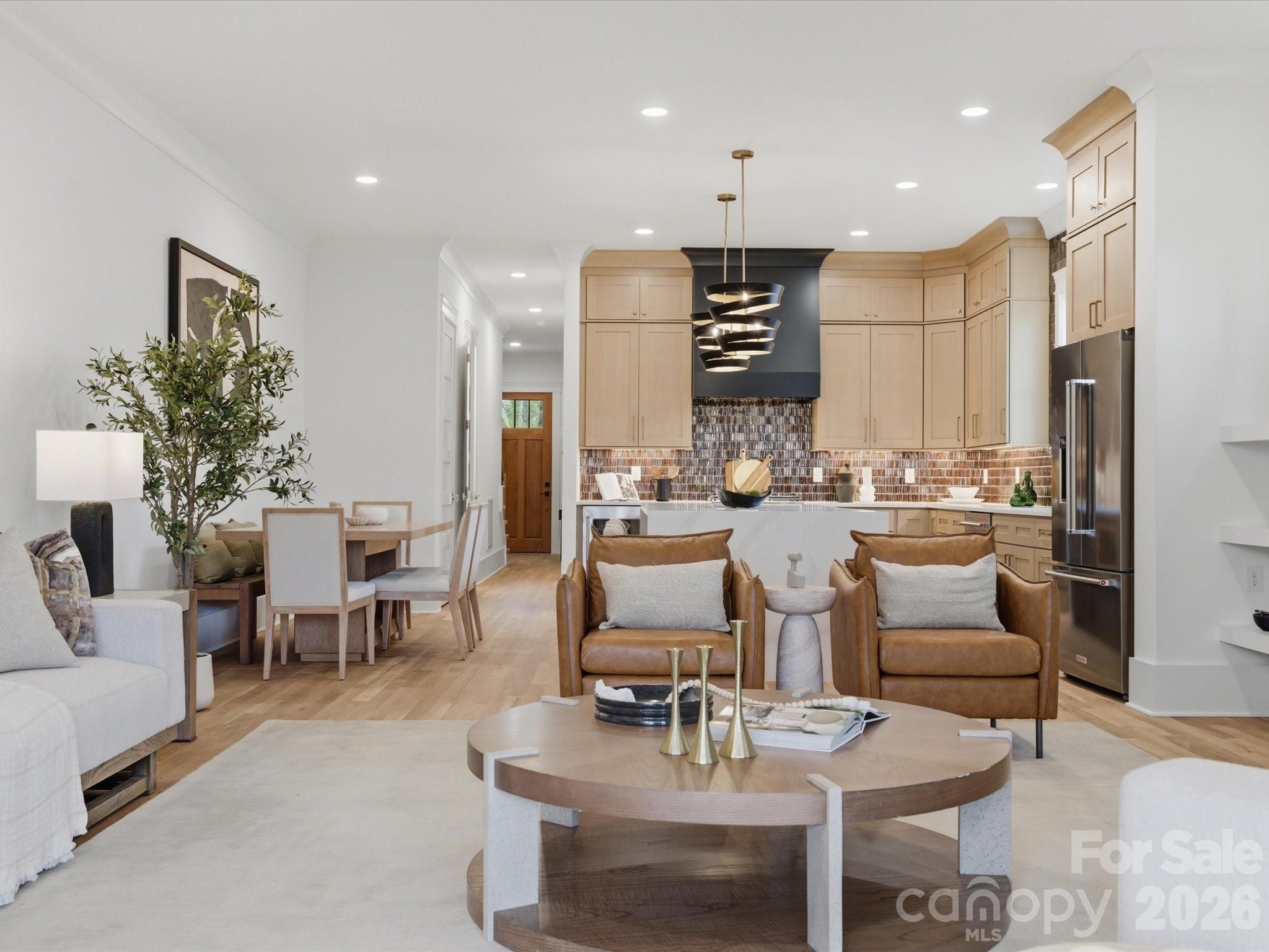 431 W Peterson Drive — Charlotte