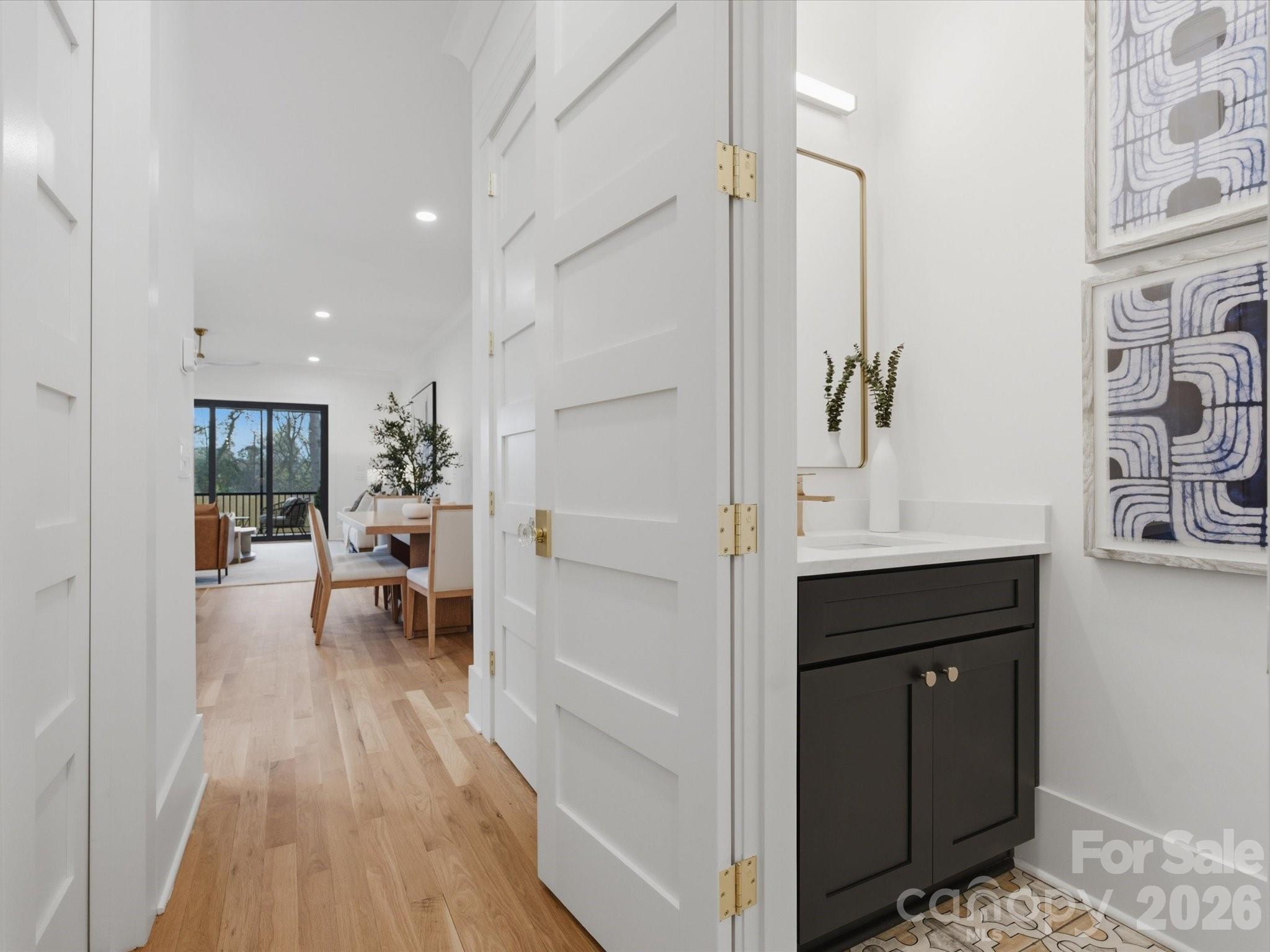 431 W Peterson Drive — Charlotte