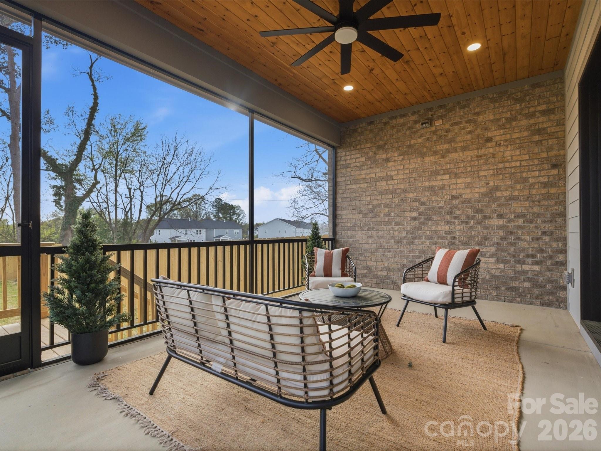 431 W Peterson Drive — Charlotte