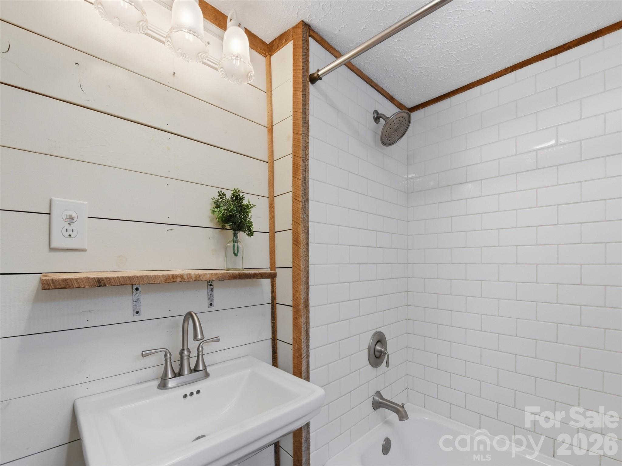 9 Whitted Road — Canton