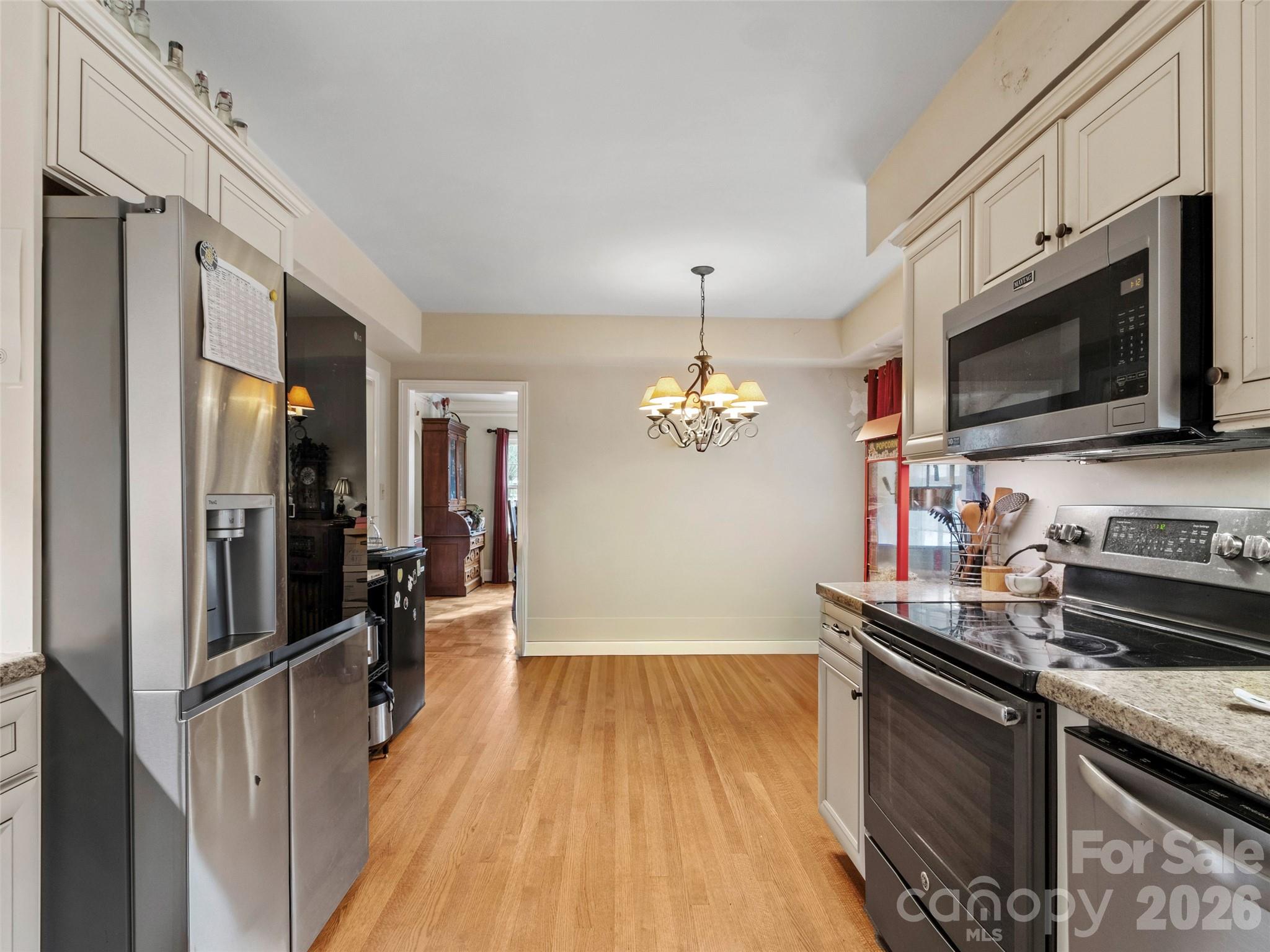 506 W Main Street — Burnsville
