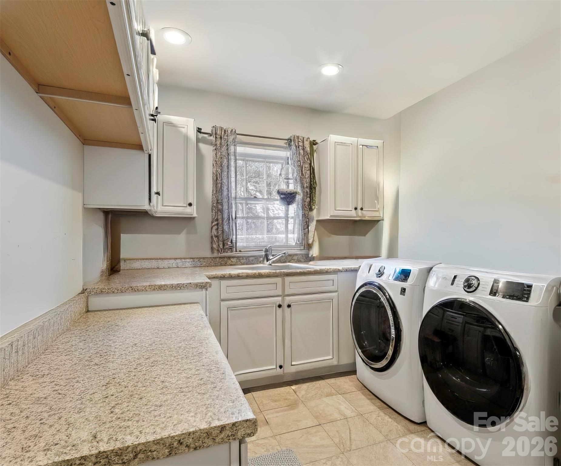 506 W Main Street — Burnsville