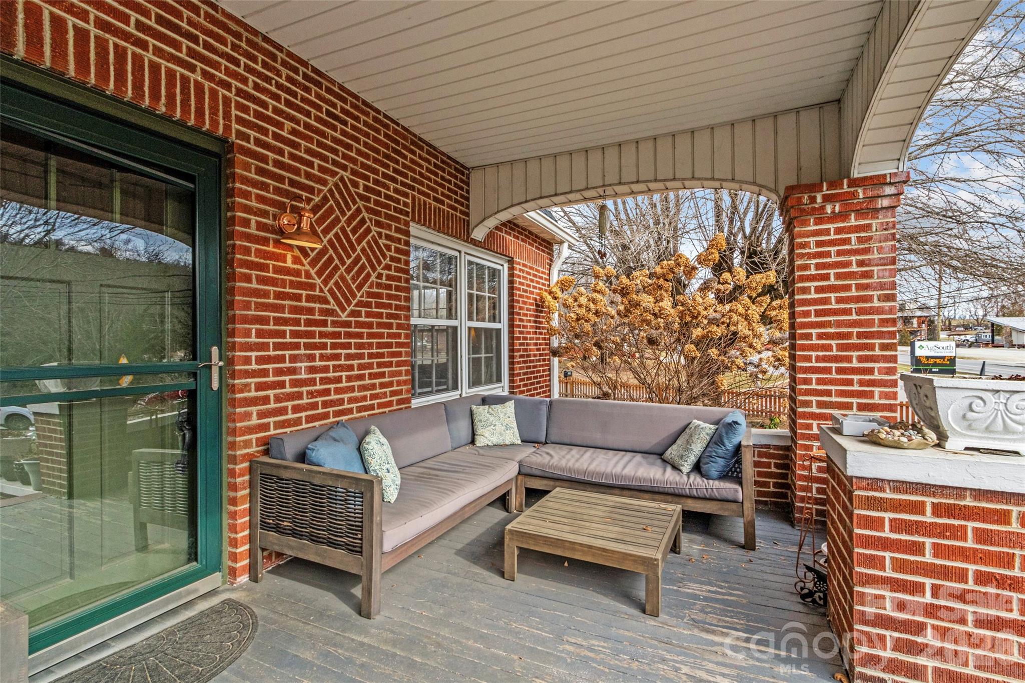 506 W Main Street — Burnsville