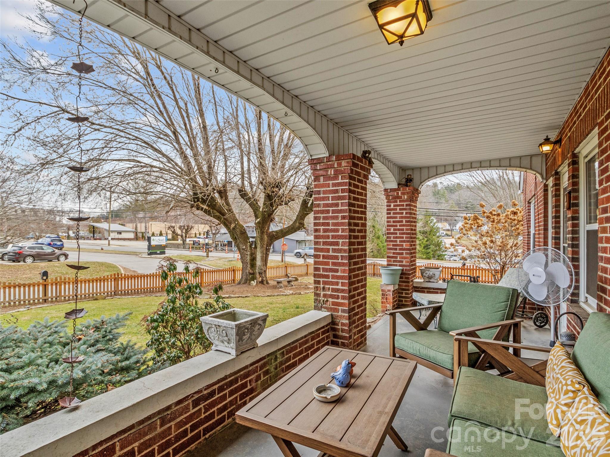 506 W Main Street — Burnsville