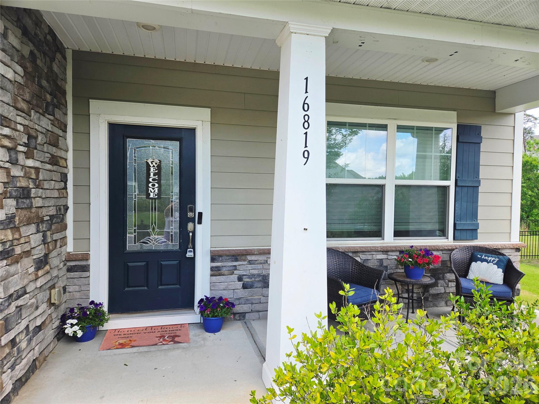 16819 Cozy Cove Road — Charlotte