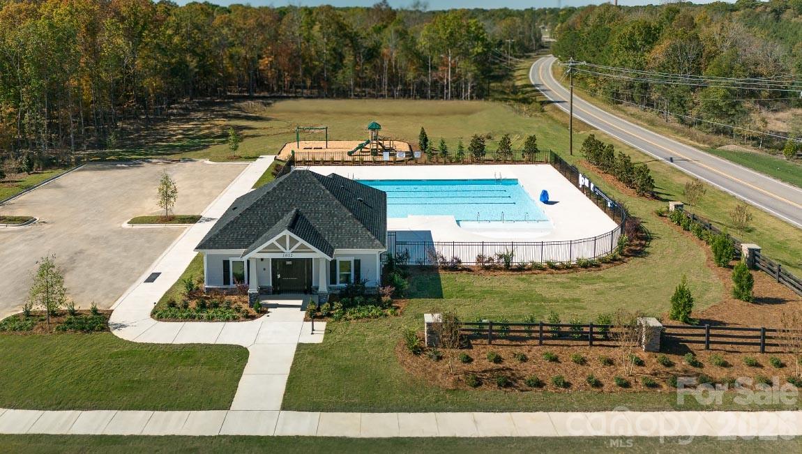 1033 Horizon Lane — Chester